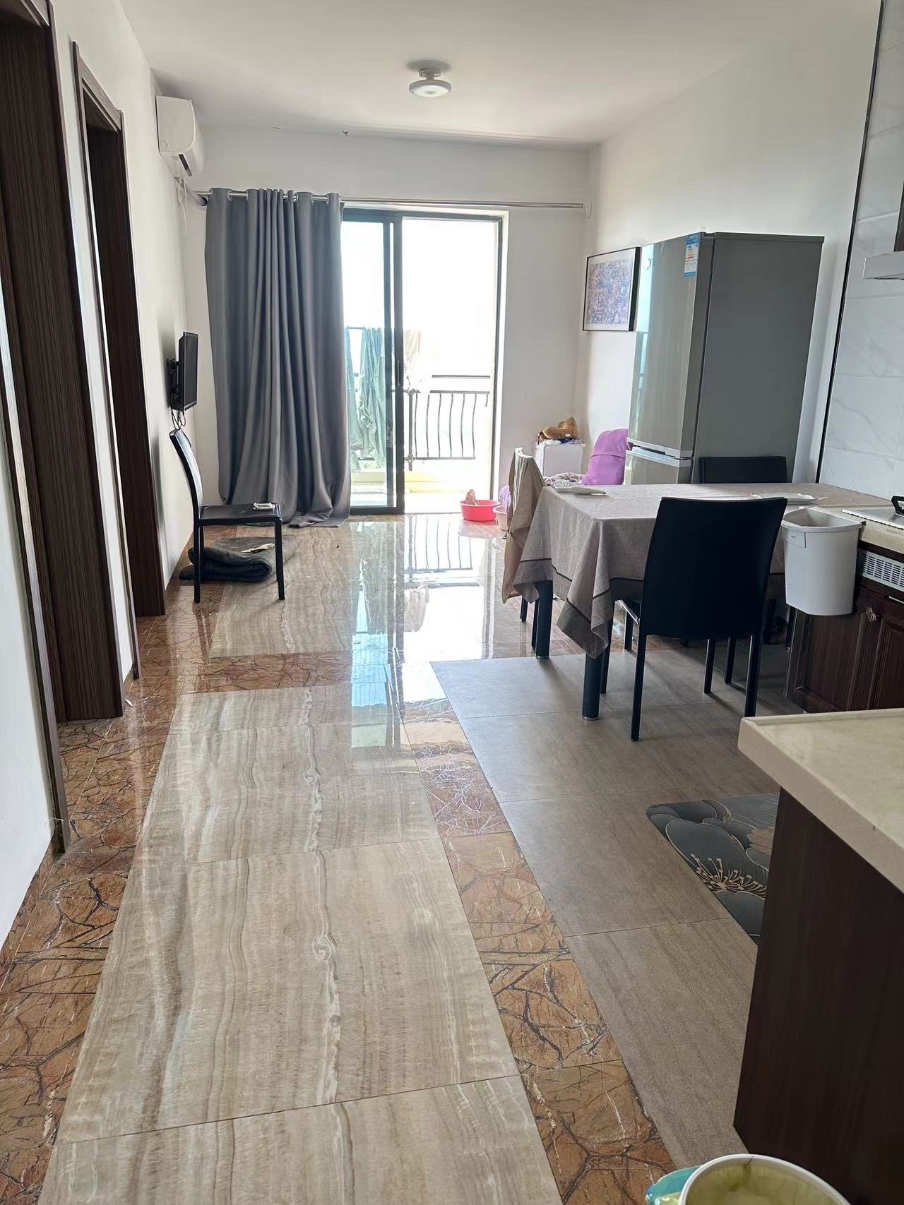 碧桂园一、二期(中央首府)  2室1厅1卫    2200.0元/月 碧桂园一、二期(中央首府)  2室1厅1卫    2200.0元/月室内图