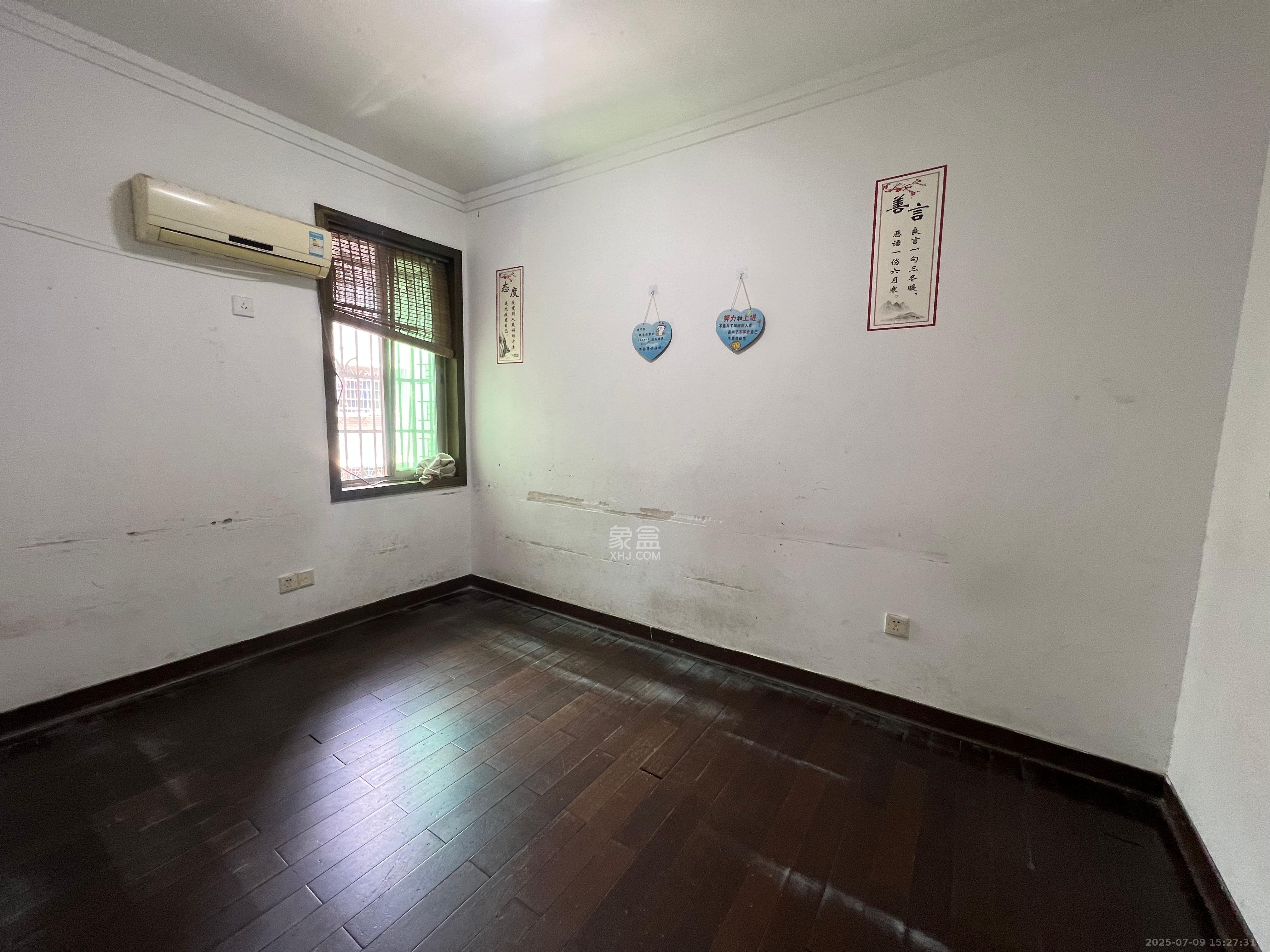 岳北社区 2室2厅1卫 2000.0元/月 岳北社区 2室2厅1卫 2000.0元/月室内图