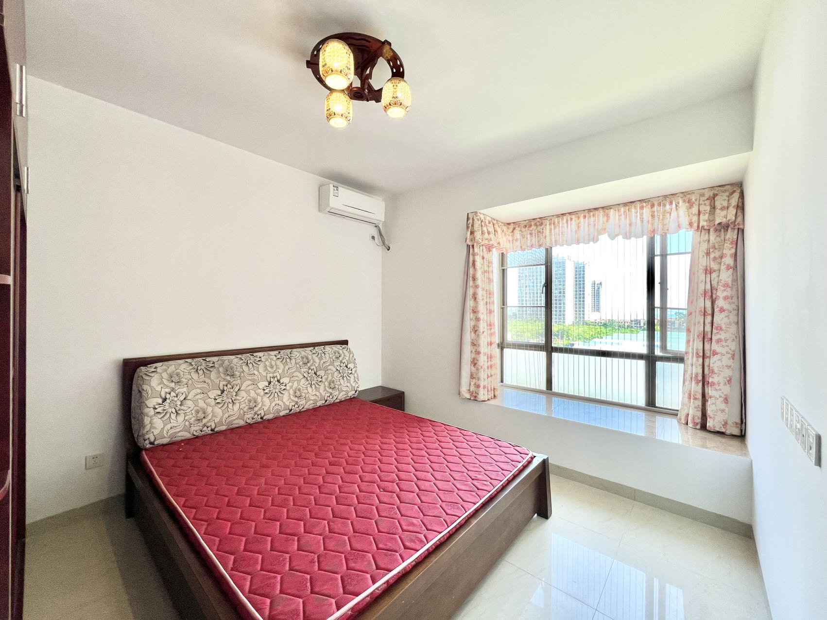 山海苑  3室2厅2卫    2400.0元/月 山海苑  3室2厅2卫    2400.0元/月室内图