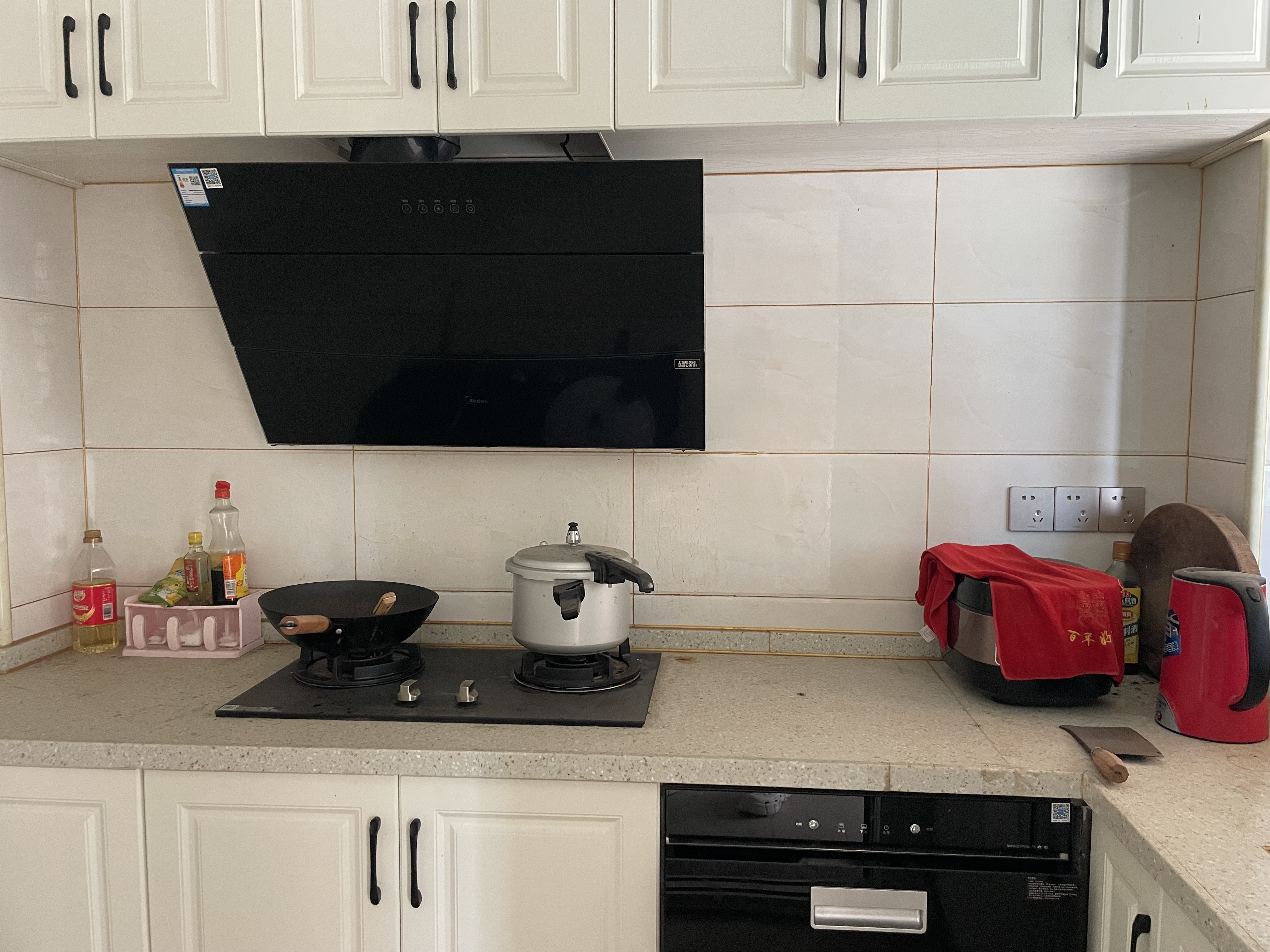 五洲锦城 4室2厅2卫 98.0万 五洲锦城 4室2厅2卫 98.0万客厅