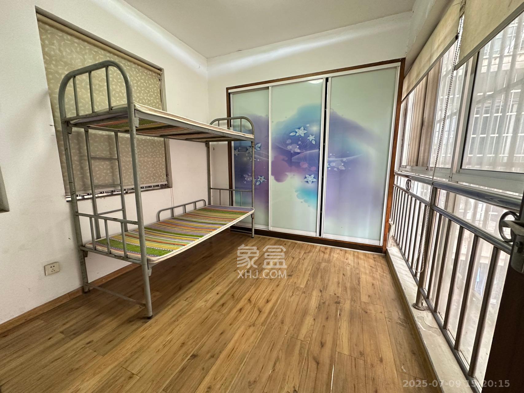 上河国际C区  3室2厅1卫   2700.00元/月室内图