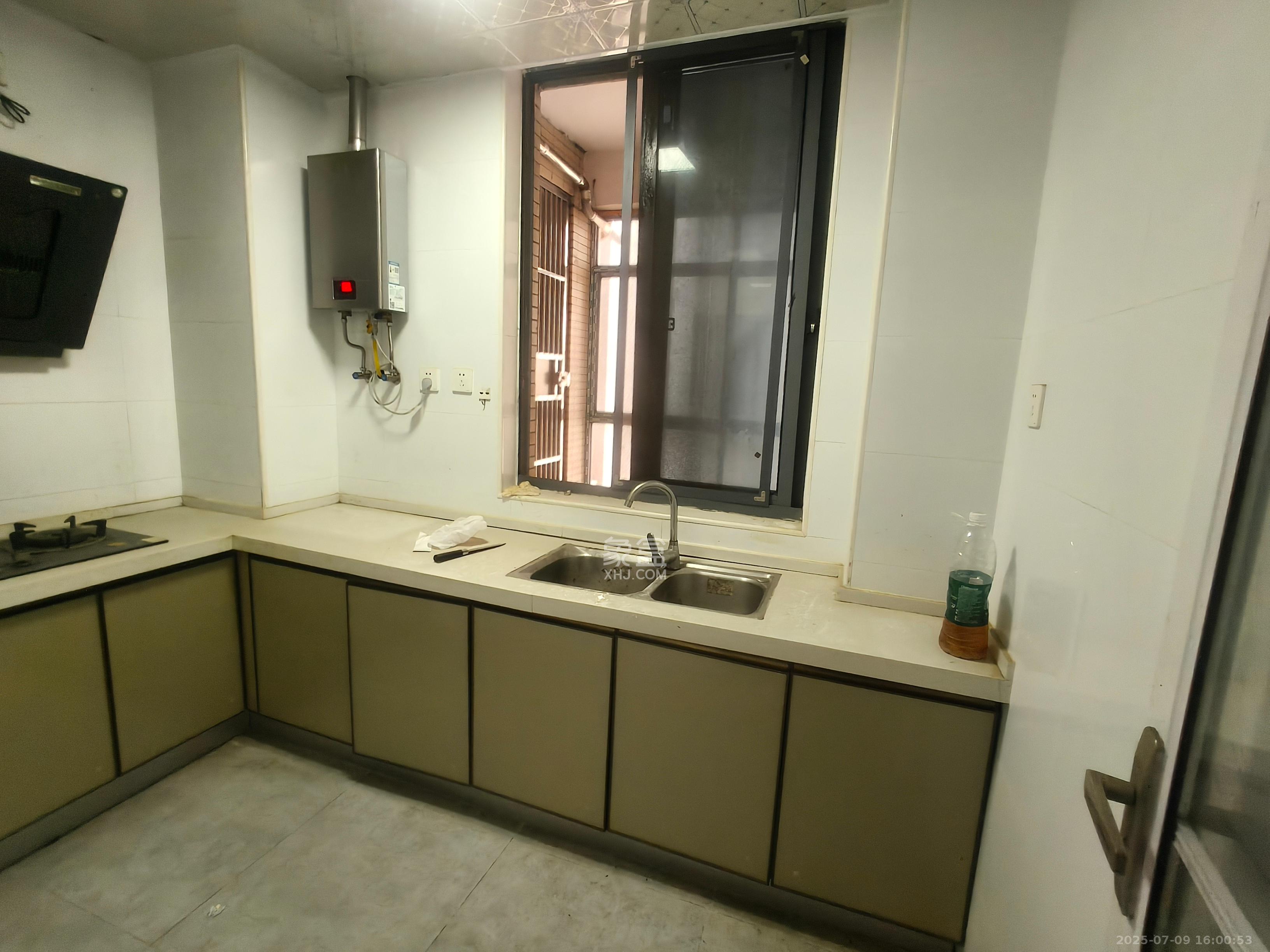 碧桂园南城首府(东宸林海) 3室2厅1卫 1700.0元/月 碧桂园南城首府(东宸林海) 3室2厅1卫 1700.0元/月室内图