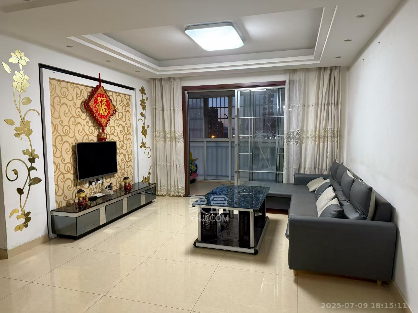 世景华庭  3室2厅1卫    1900.0元/月 世景华庭  3室2厅1卫    1900.0元/月室内图