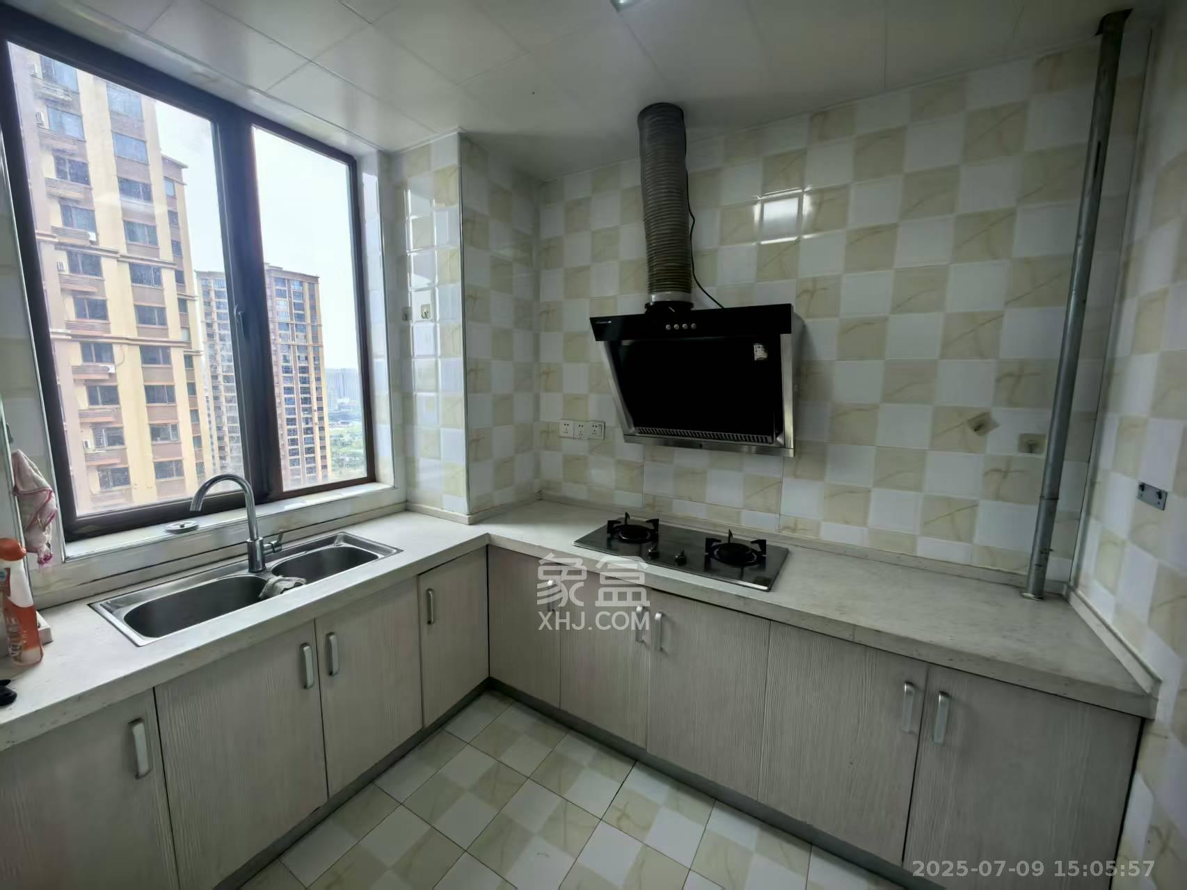 万里时代 3室2厅1卫 2600.0元/月 万里时代 3室2厅1卫 2600.0元/月室内图