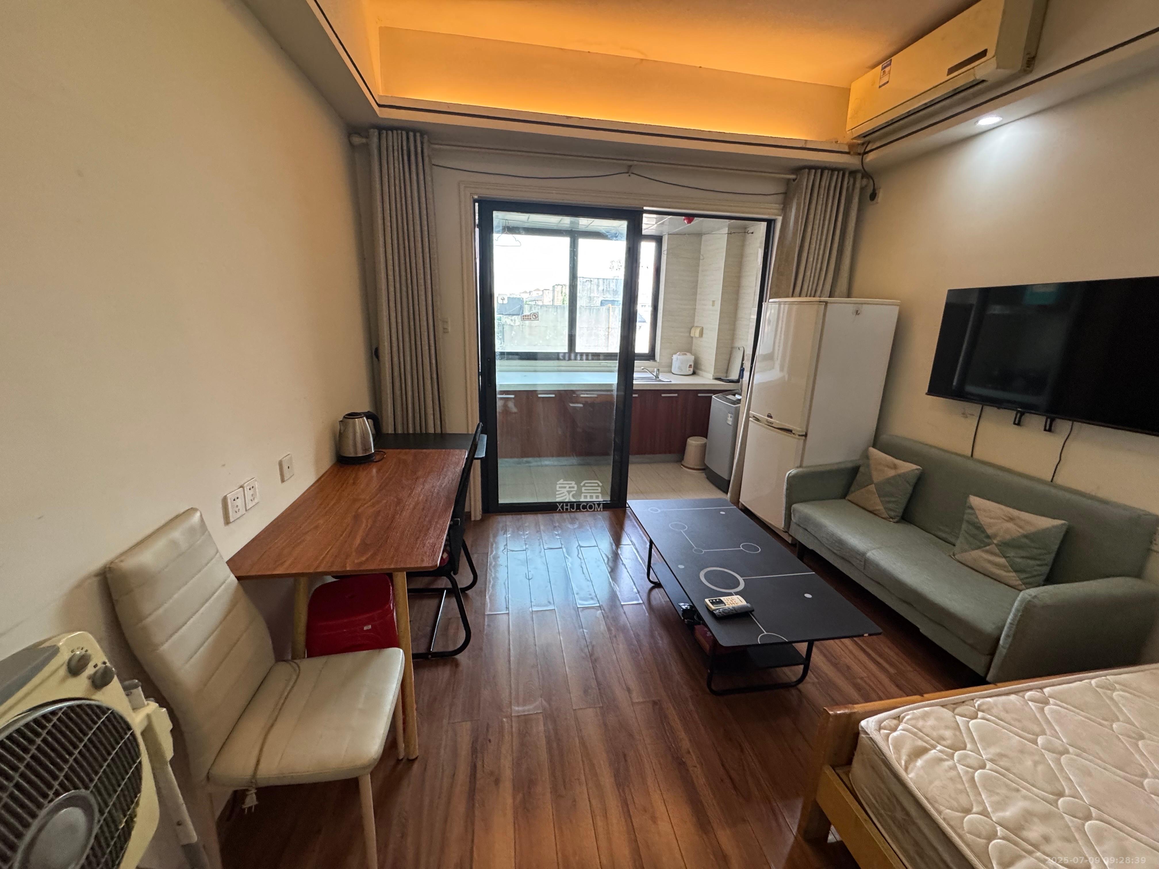 中建木莲工社 1室1厅1卫 1200.0元/月 中建木莲工社 1室1厅1卫 1200.0元/月室内图