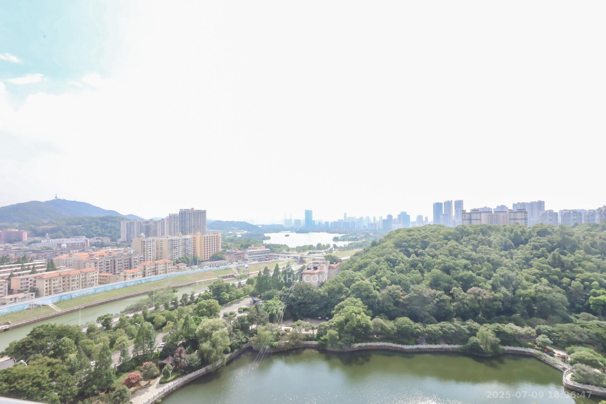 银洲公寓  5室2厅2卫   138.00万其他