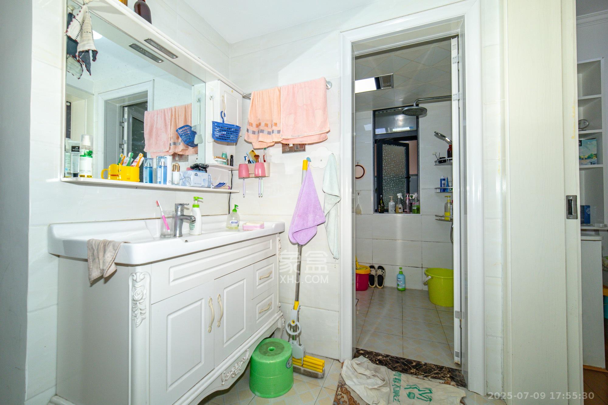 蓝山郡 3室2厅1卫 56.8万 蓝山郡 3室2厅1卫 56.8万卫生间