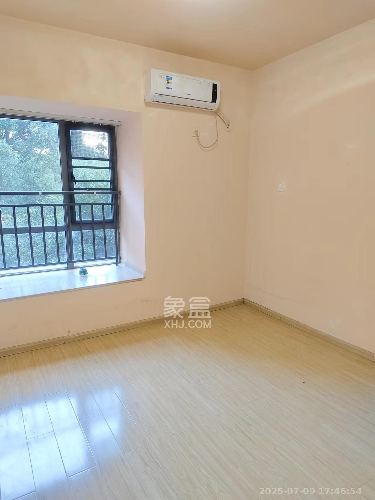 上海城小区  4室2厅2卫   3500.00元/月