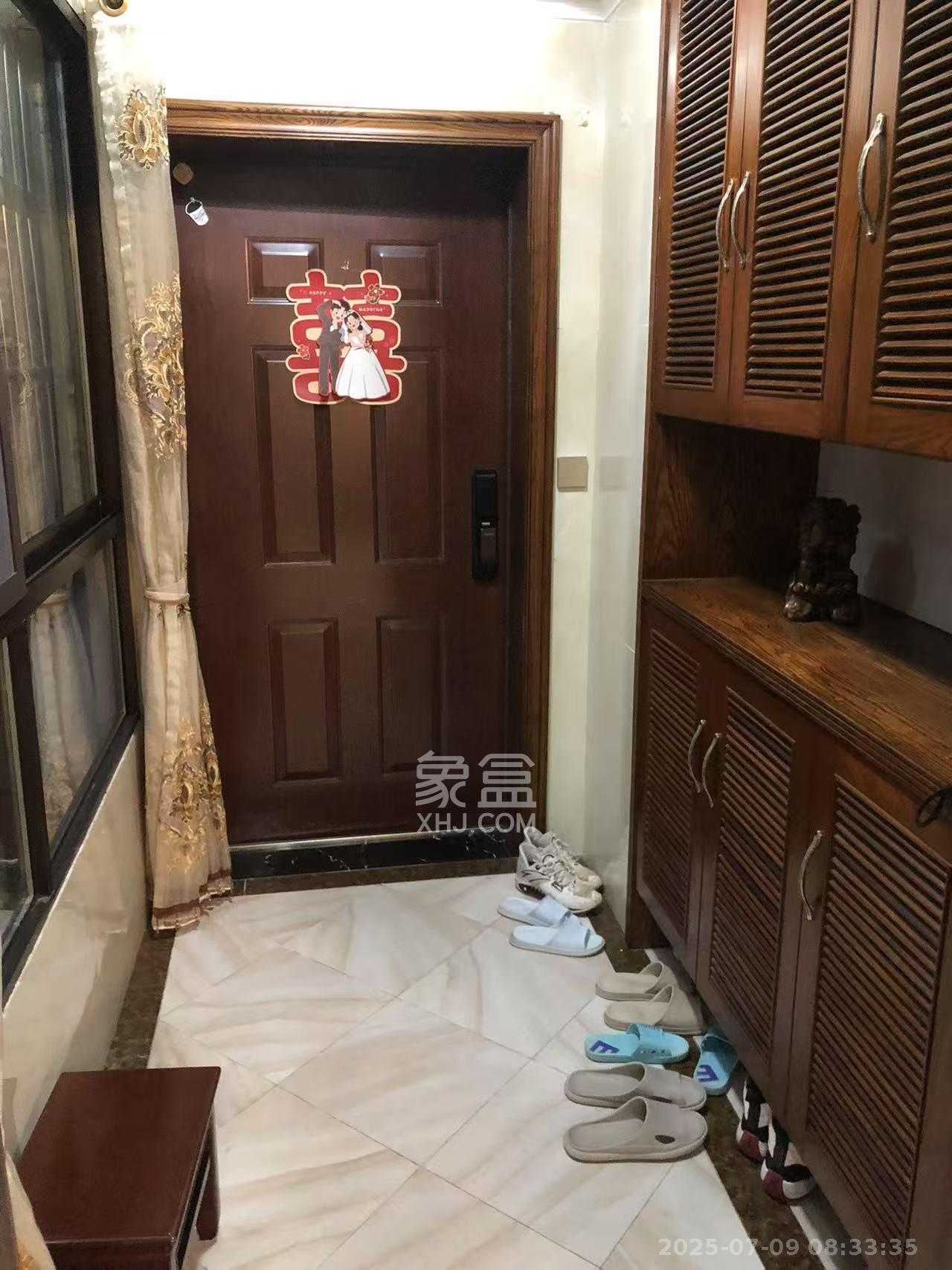 华润凤凰城三期  4室2厅2卫    3600.0元/月 华润凤凰城三期  4室2厅2卫    3600.0元/月室内图