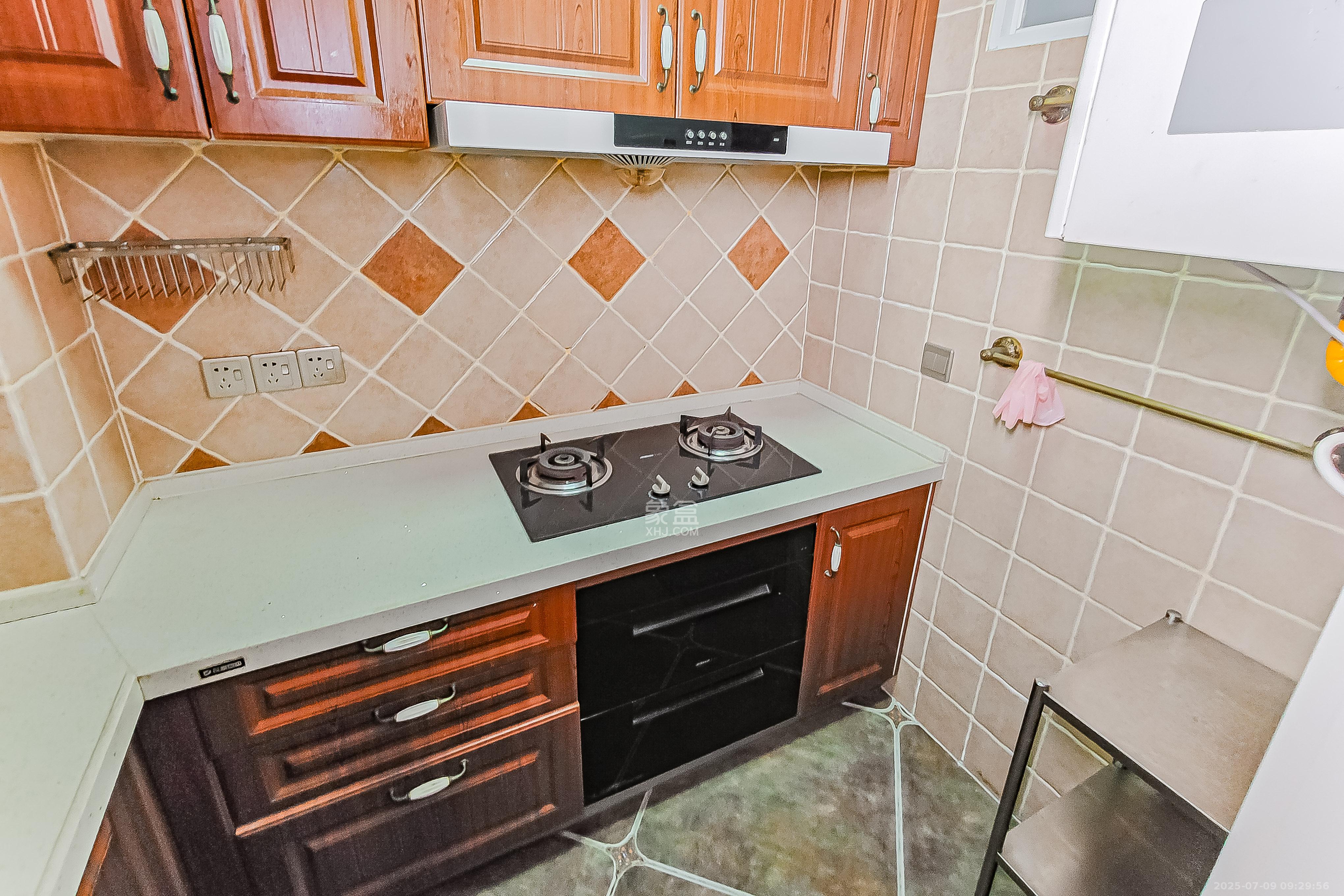 省公安厅  3室2厅1卫    108.0万 省公安厅  3室2厅1卫    108.0万厨房