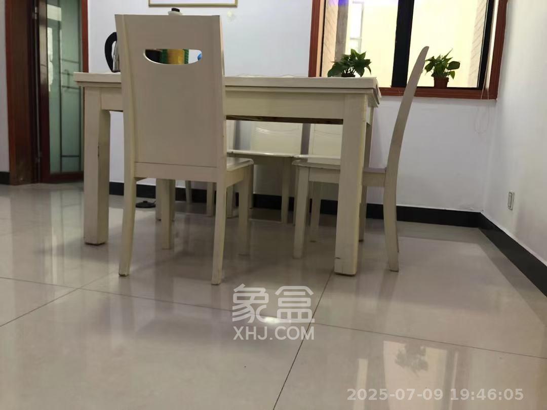 鑫远湘府华城  3室2厅2卫   2600.00元/月室内图