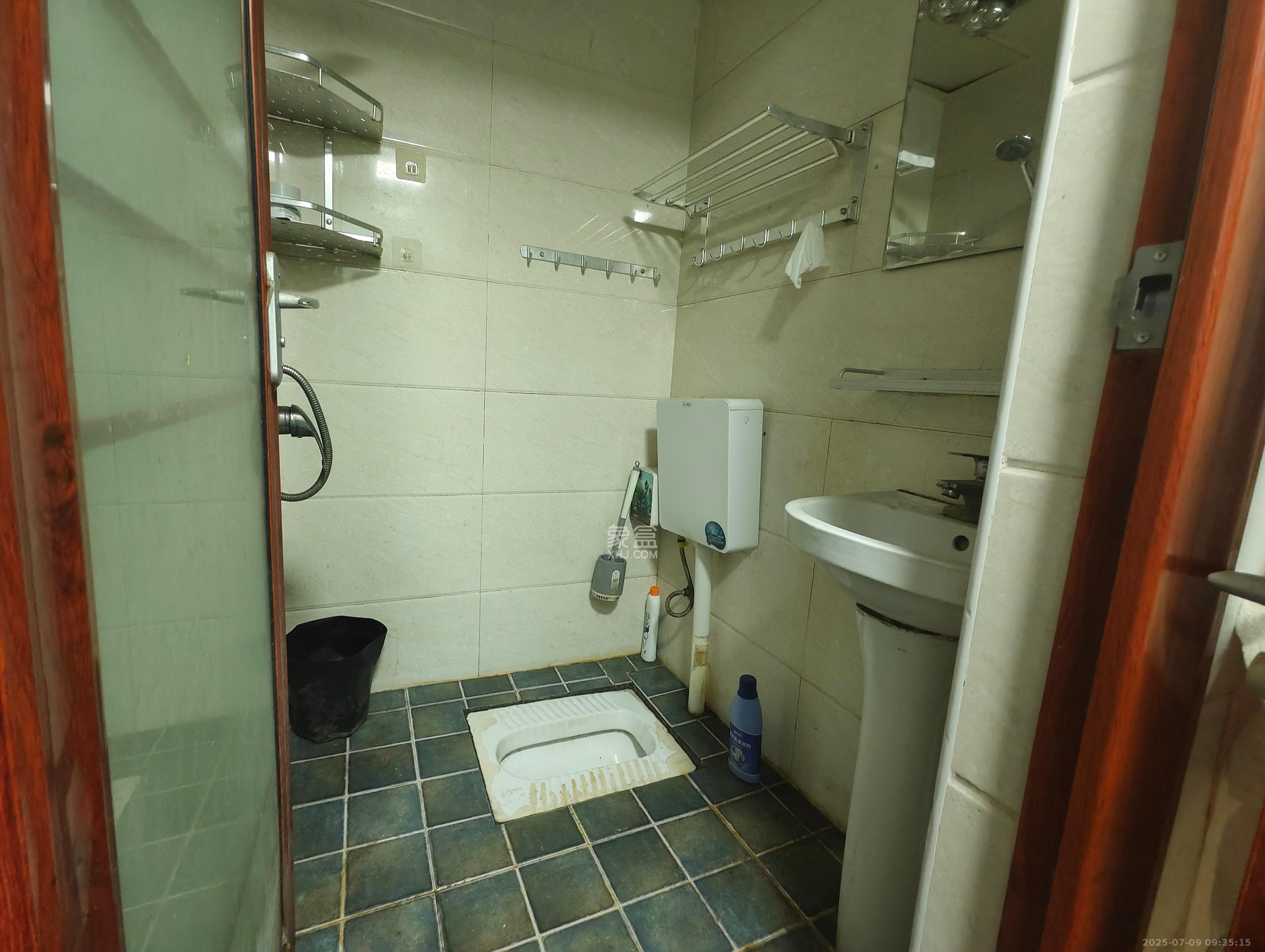 岳北和苑  1室1厅1卫   1600.00元/月室内图