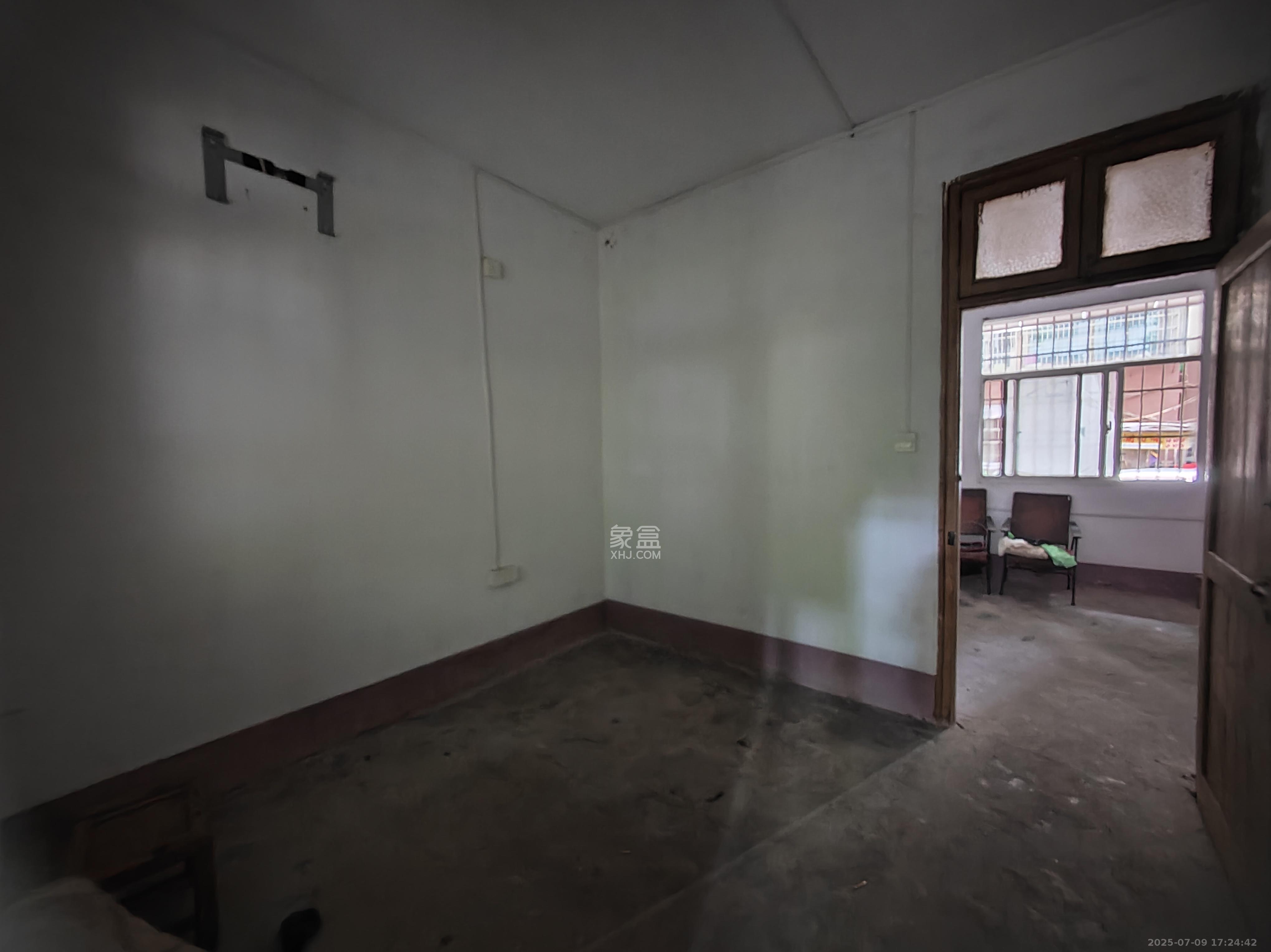 阿弥岭一二片 2室1厅1卫 1380.0元/月 阿弥岭一二片 2室1厅1卫 1380.0元/月室内图