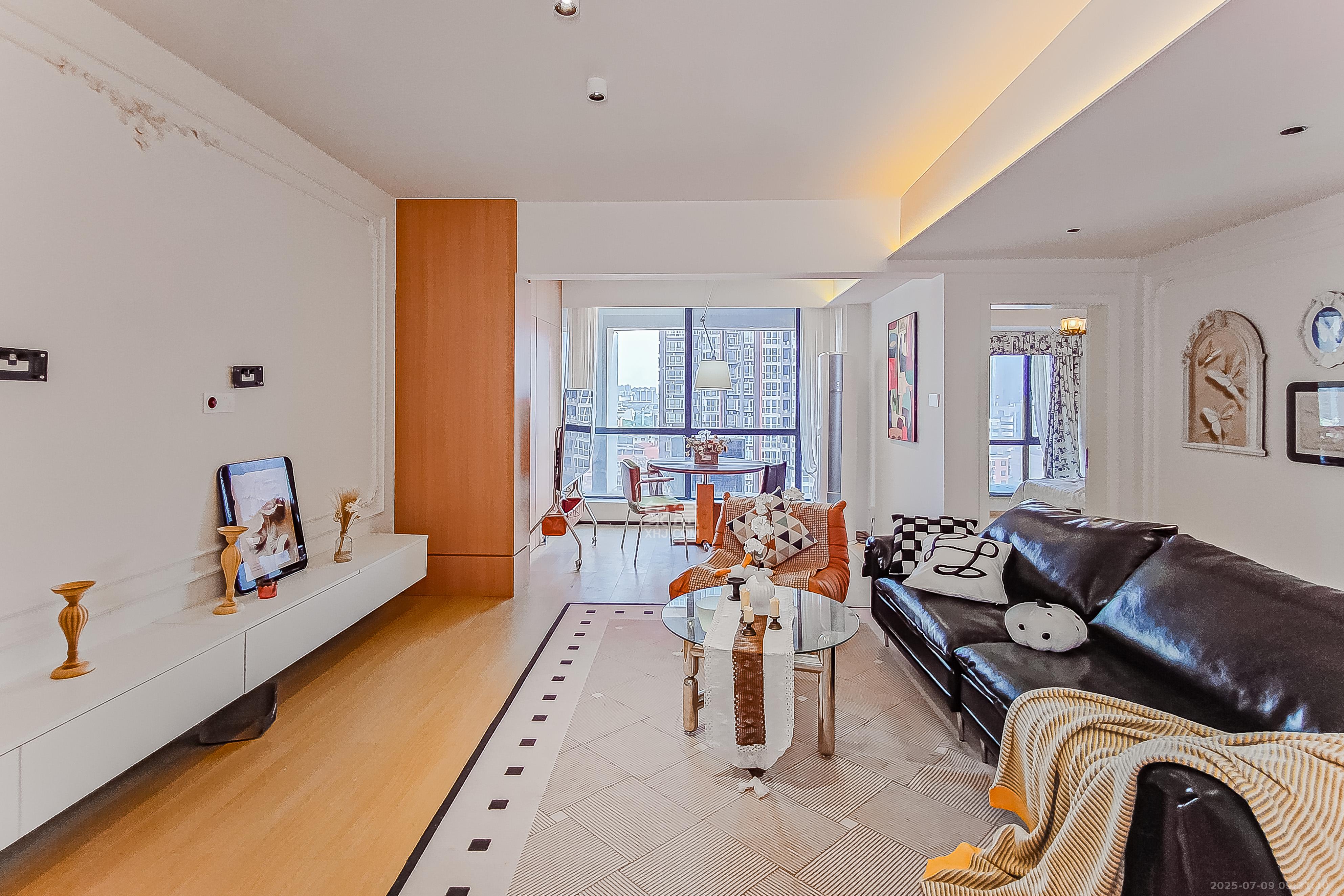 云鼎公馆 3室2厅1卫 92.8万 云鼎公馆 3室2厅1卫 92.8万客厅