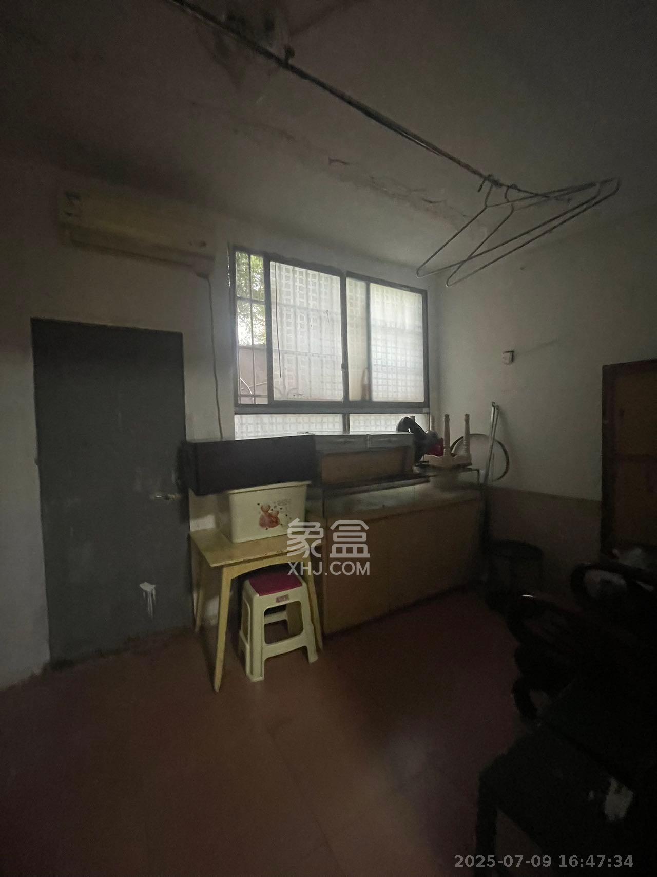 雨花亭变电站宿舍（韶山中路758号）  3室1厅1卫   1600.00元/月室内图