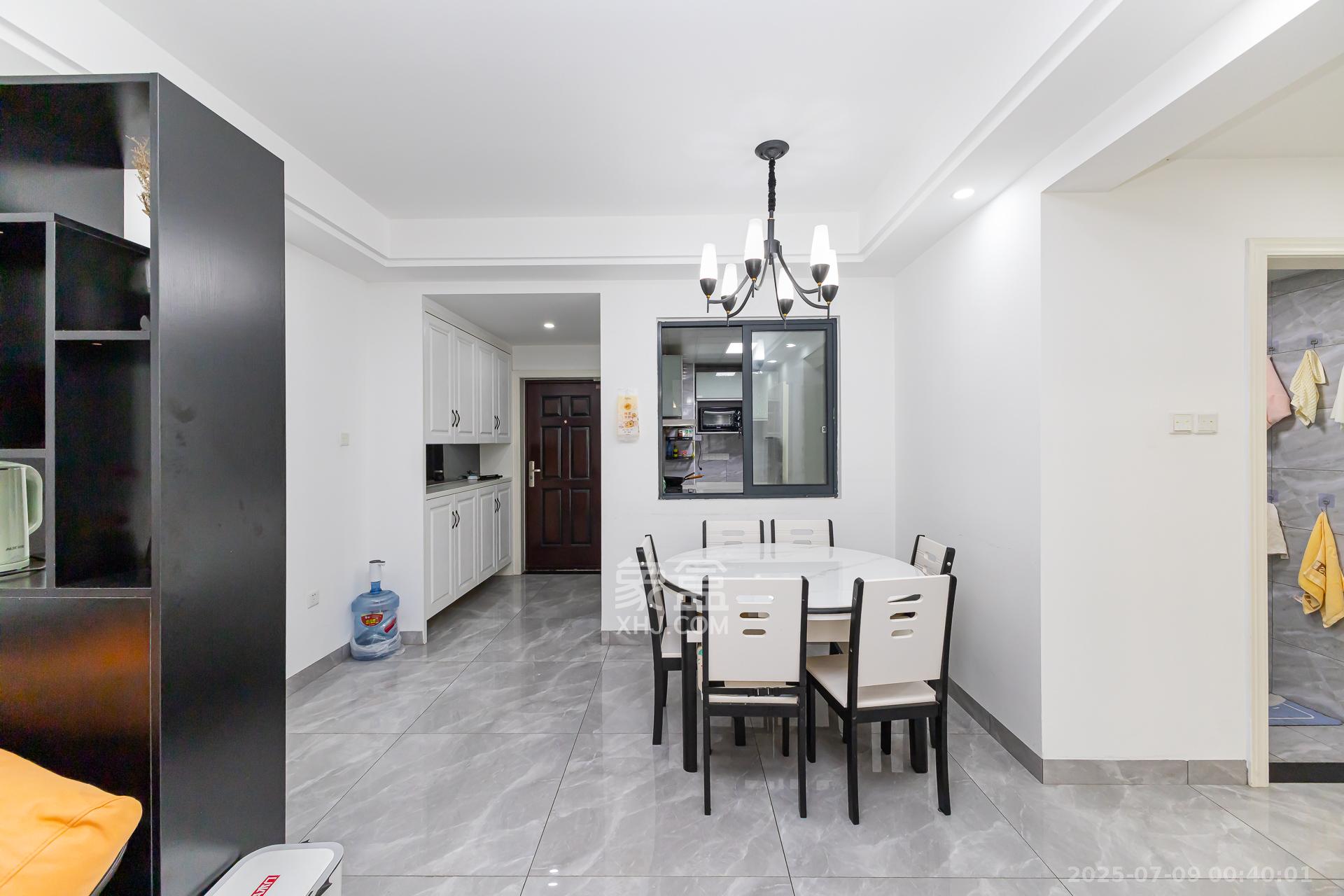 勤诚达境界城 3室2厅2卫 88.0万 勤诚达境界城 3室2厅2卫 88.0万客厅