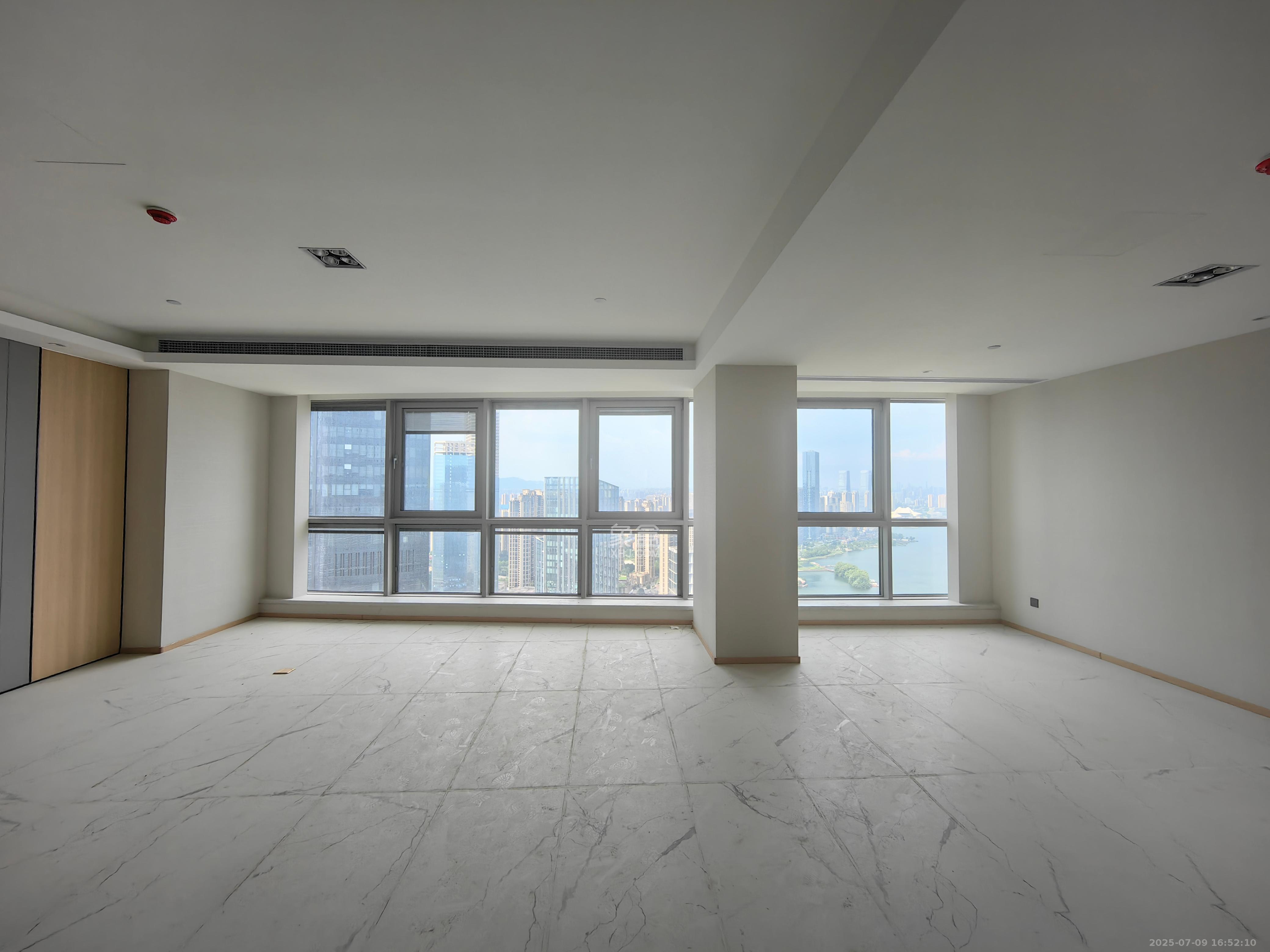 正荣梅溪紫阙台  4室2厅3卫    9500.0元/月 正荣梅溪紫阙台  4室2厅3卫    9500.0元/月