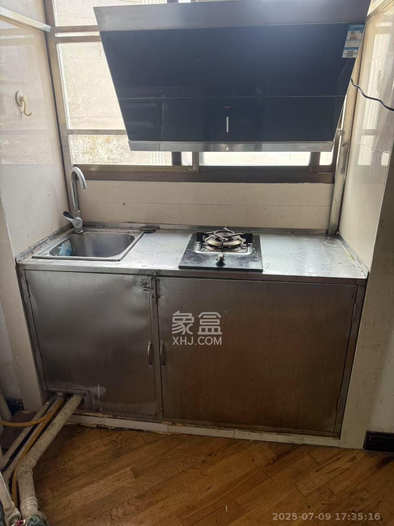 定王台公寓  3室1厅1卫    2500.0元/月 定王台公寓  3室1厅1卫    2500.0元/月室内图