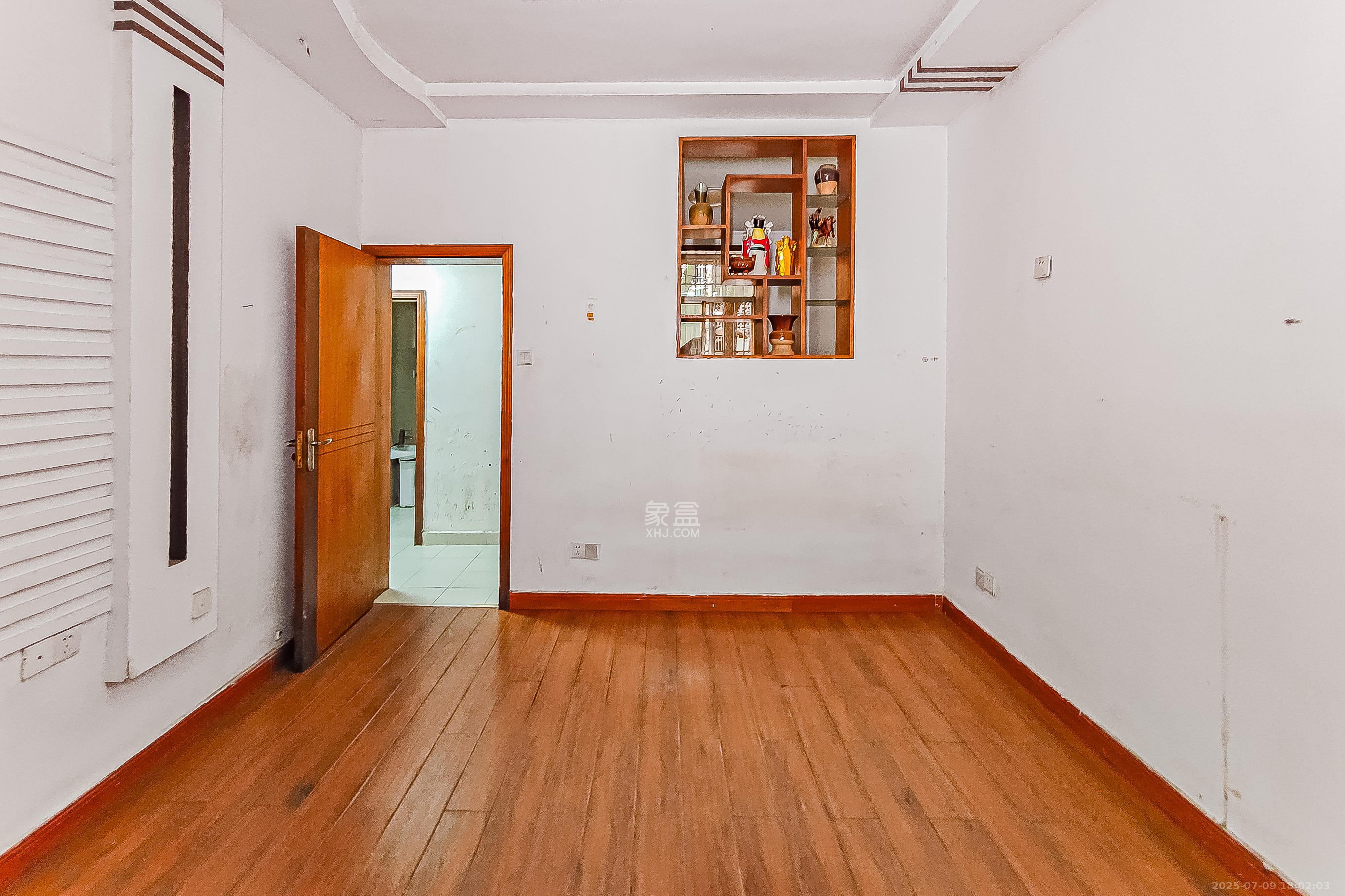 省水院宿舍 3室1厅1卫 60.8万 省水院宿舍 3室1厅1卫 60.8万客厅