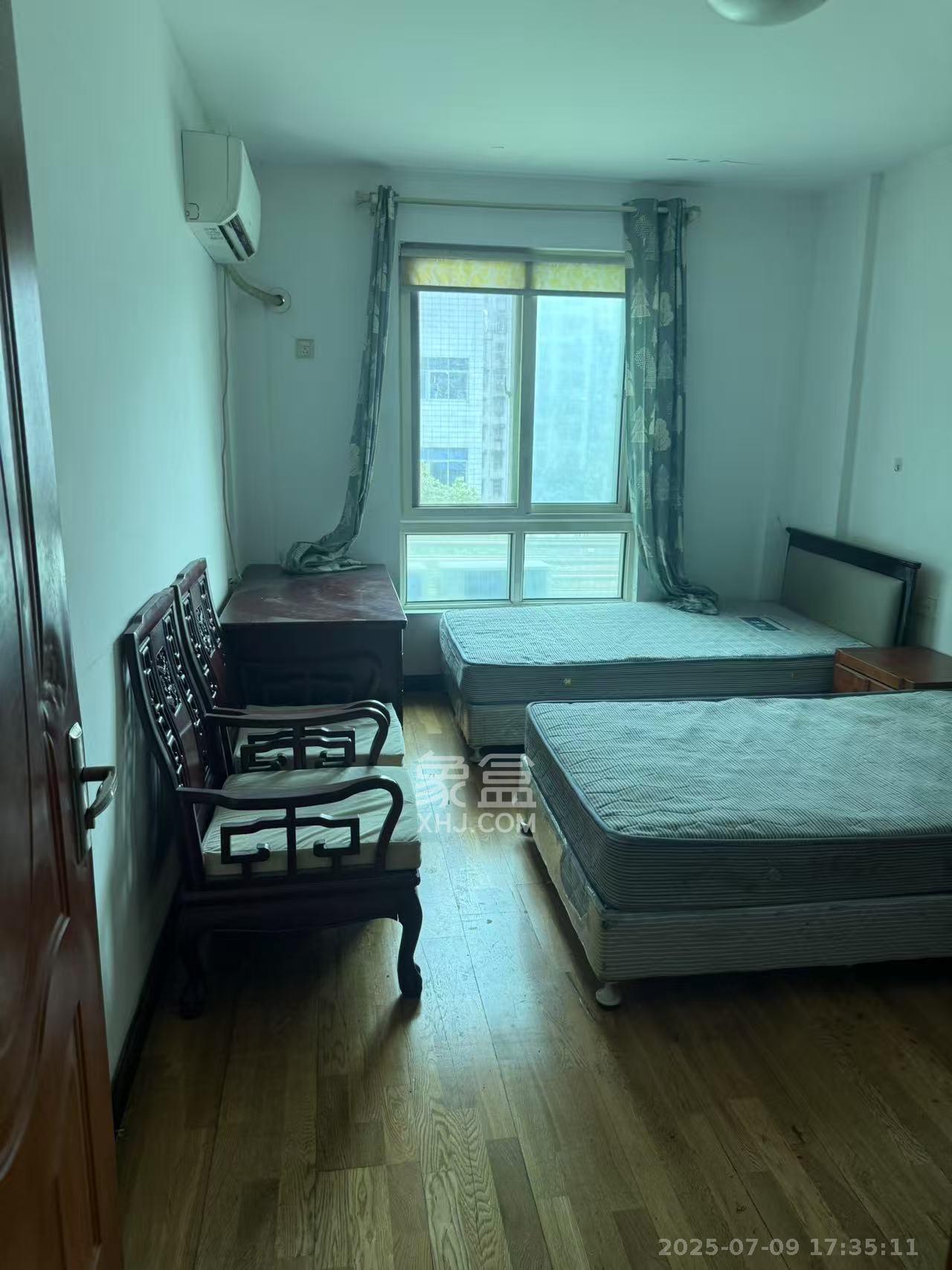 定王台公寓  3室1厅1卫    2500.0元/月 定王台公寓  3室1厅1卫    2500.0元/月室内图