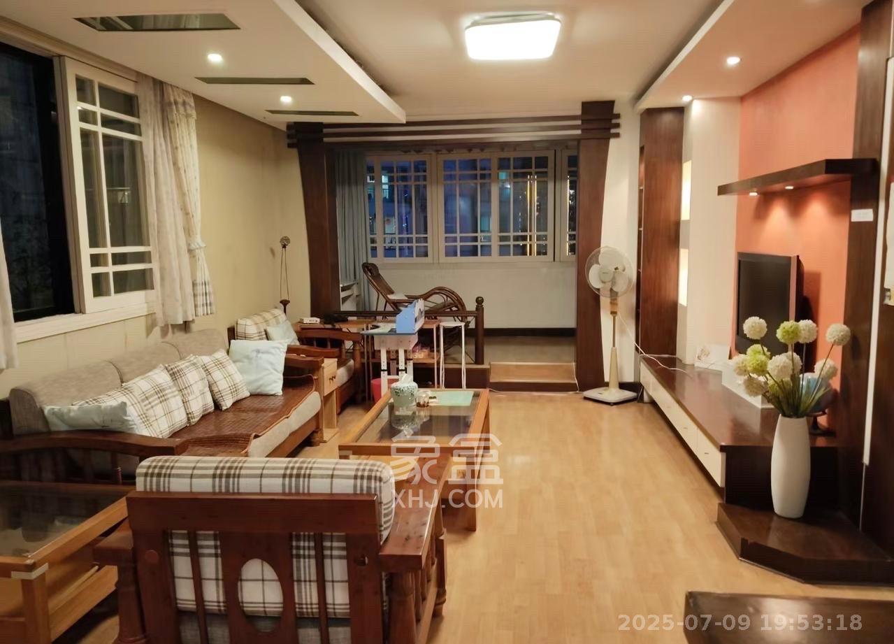 劳动路380号(建设银行宿舍)  3室2厅1卫    4000.0元/月 劳动路380号(建设银行宿舍)  3室2厅1卫    4000.0元/月室内图