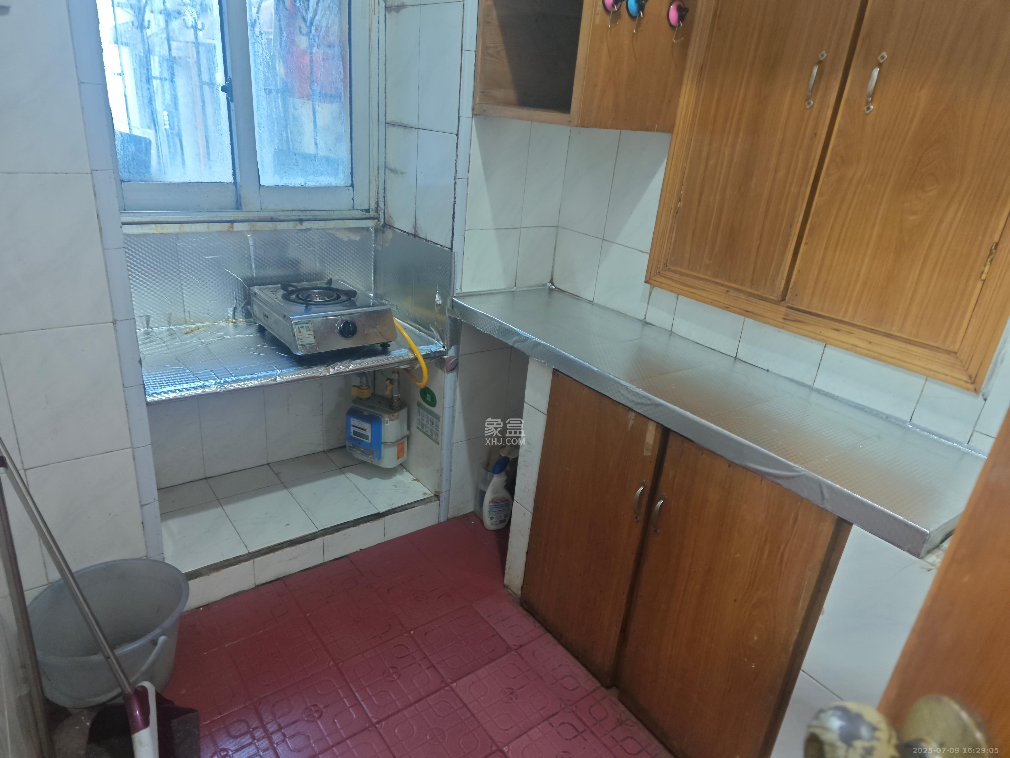 长郡花园  1室0厅0卫    1000.0元/月 长郡花园  1室0厅0卫    1000.0元/月室内图