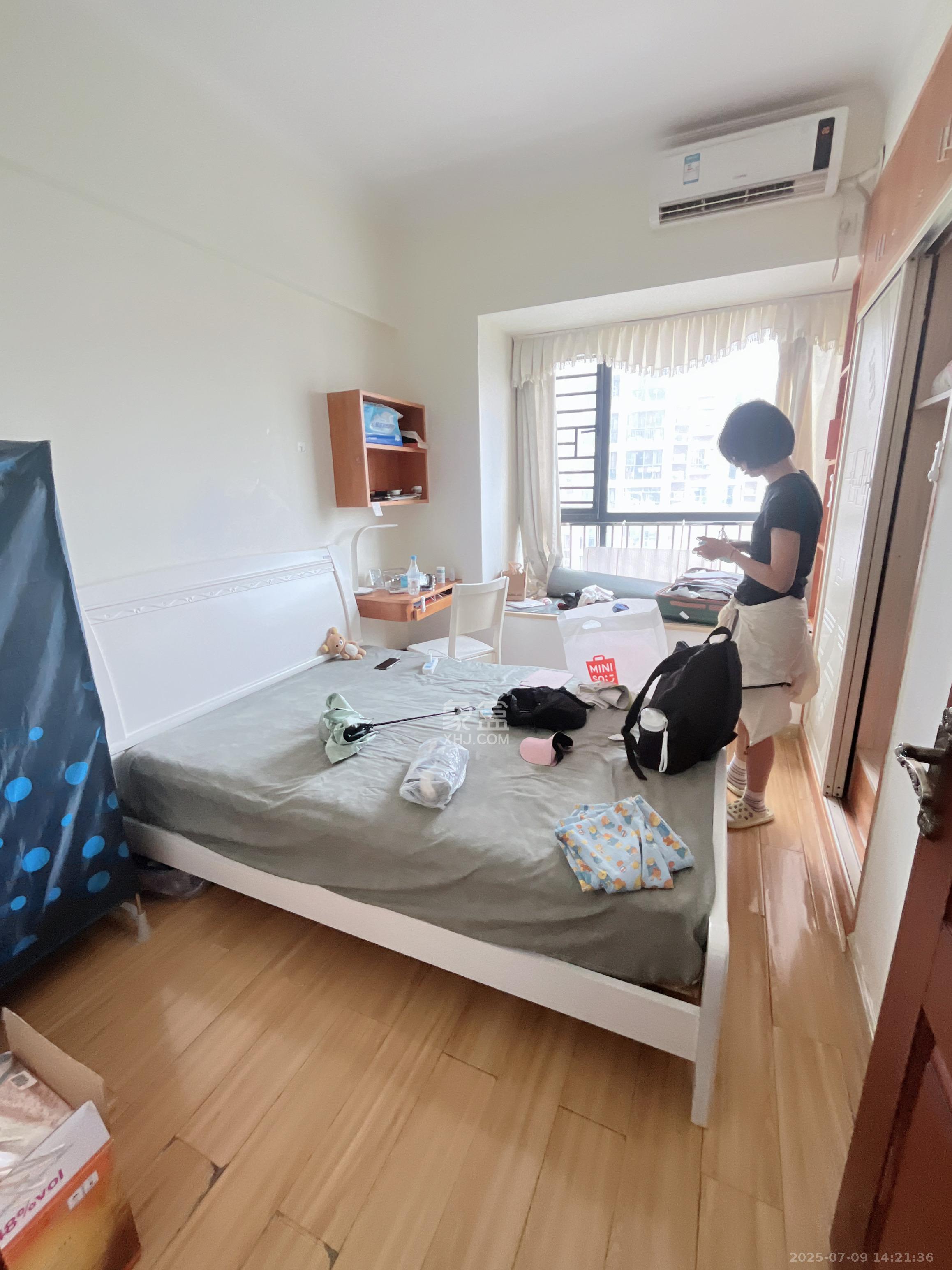 地华梅溪湖畔  2室2厅1卫   2100.00元/月室内图