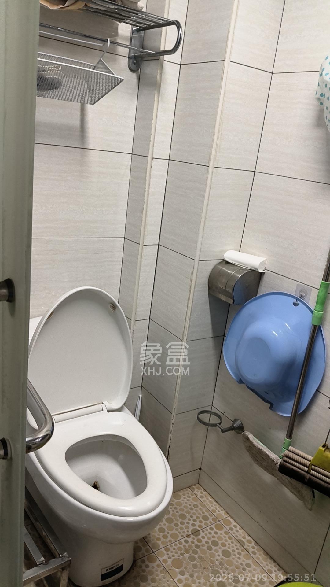 保利花园  2室2厅1卫   2400.00元/月室内图