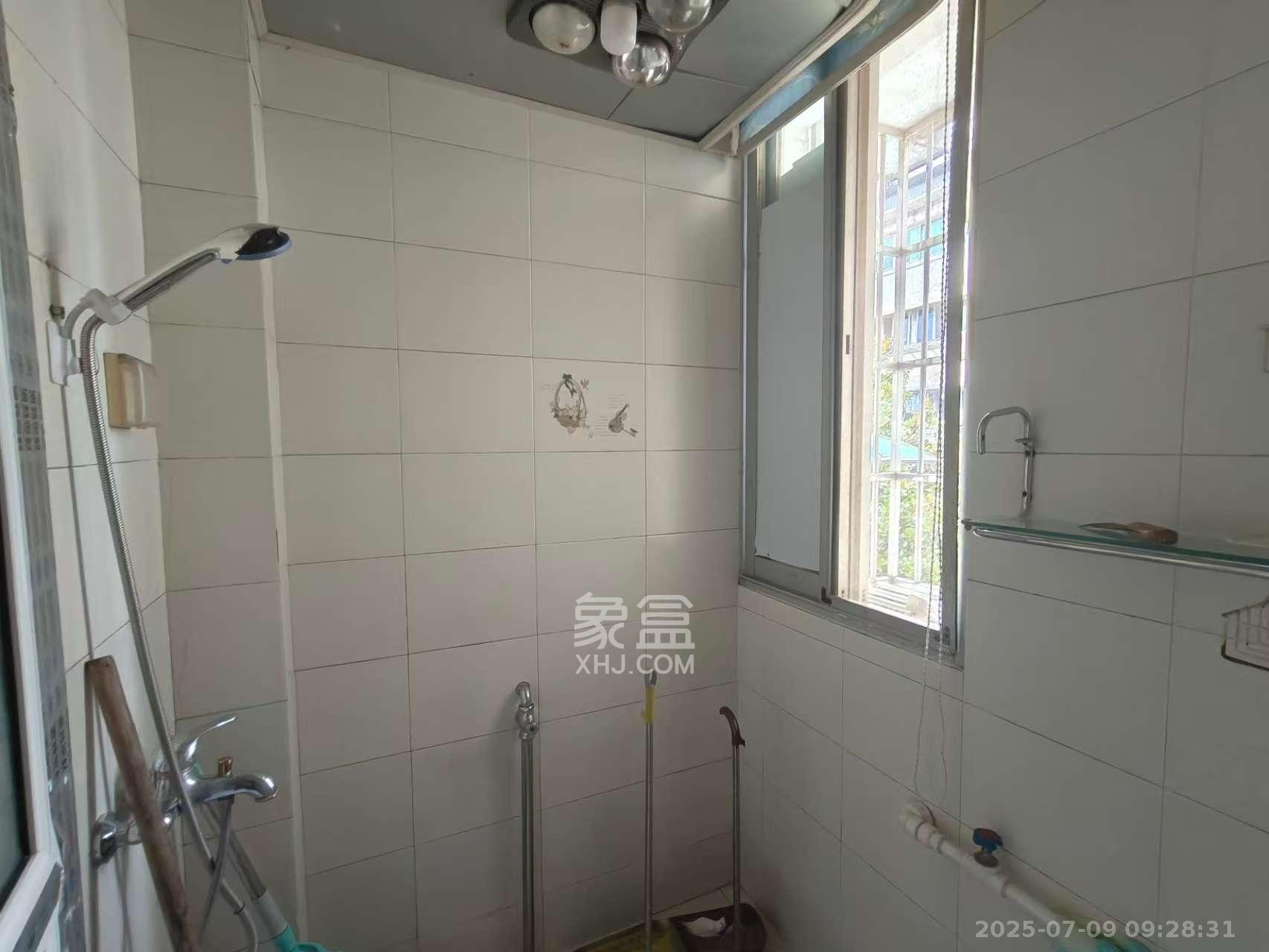 天润花园 3室2厅1卫 2500.0元/月 天润花园 3室2厅1卫 2500.0元/月室内图