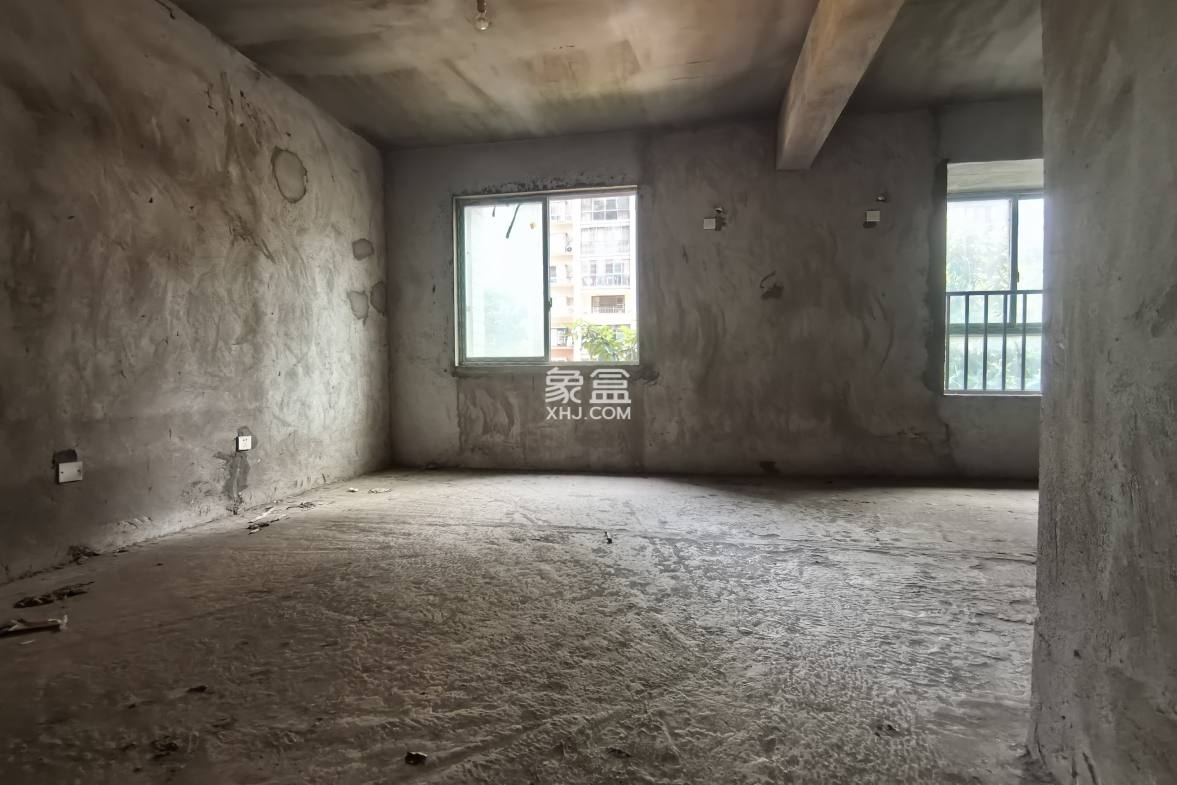 南苑上和一期 4室2厅2卫 80.0万 南苑上和一期 4室2厅2卫 80.0万客厅