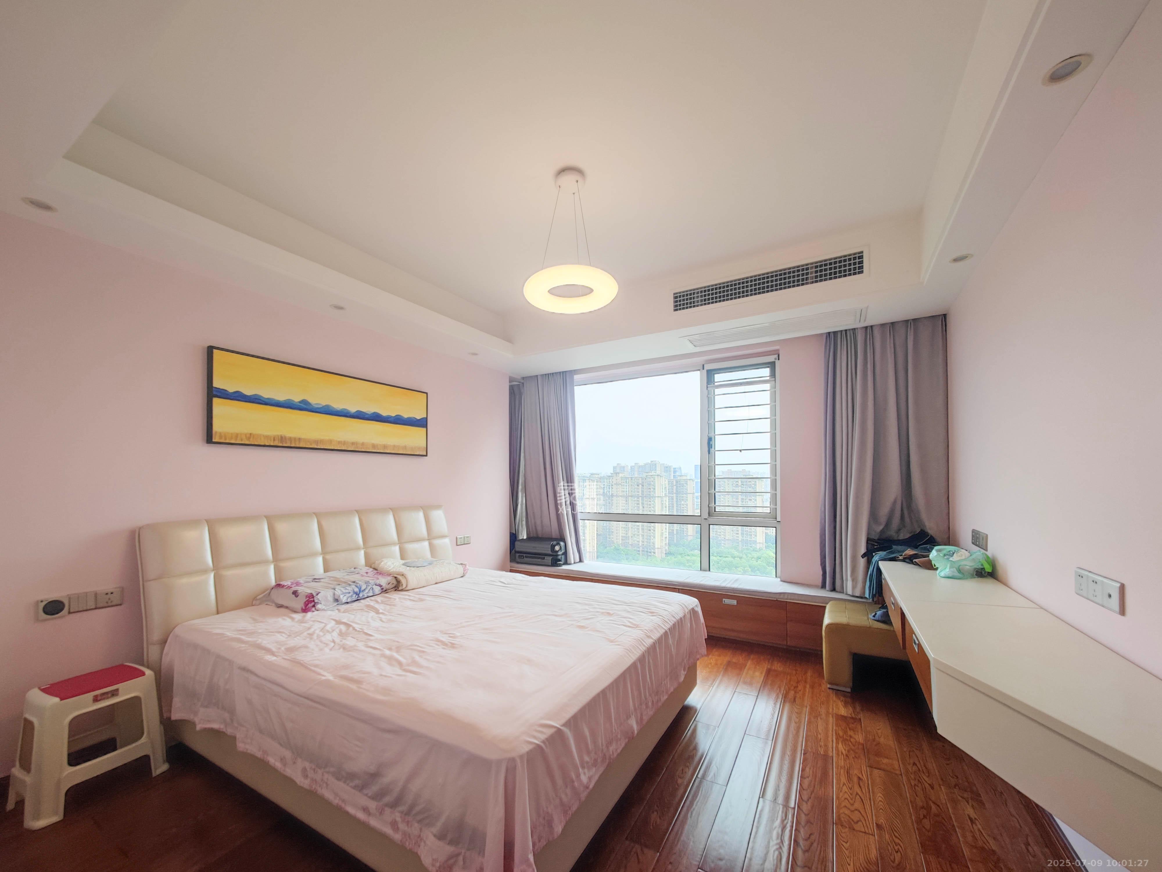 五矿万境水岸二期(五矿万境水岸和苑)  4室2厅2卫    268.0万 五矿万境水岸二期(五矿万境水岸和苑)  4室2厅2卫    268.0万卧室