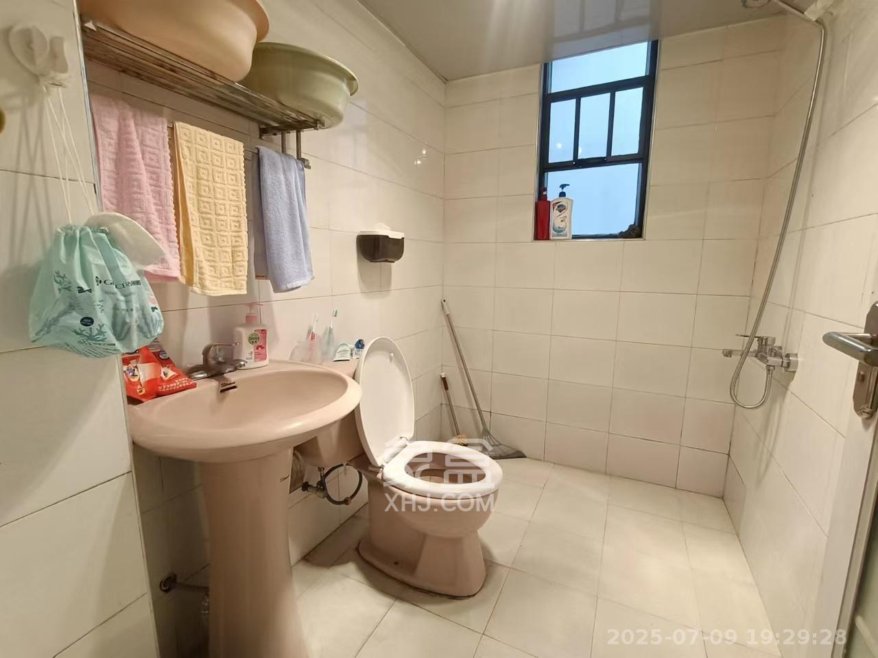 城市花园  3室2厅2卫   2600.00元/月室内图