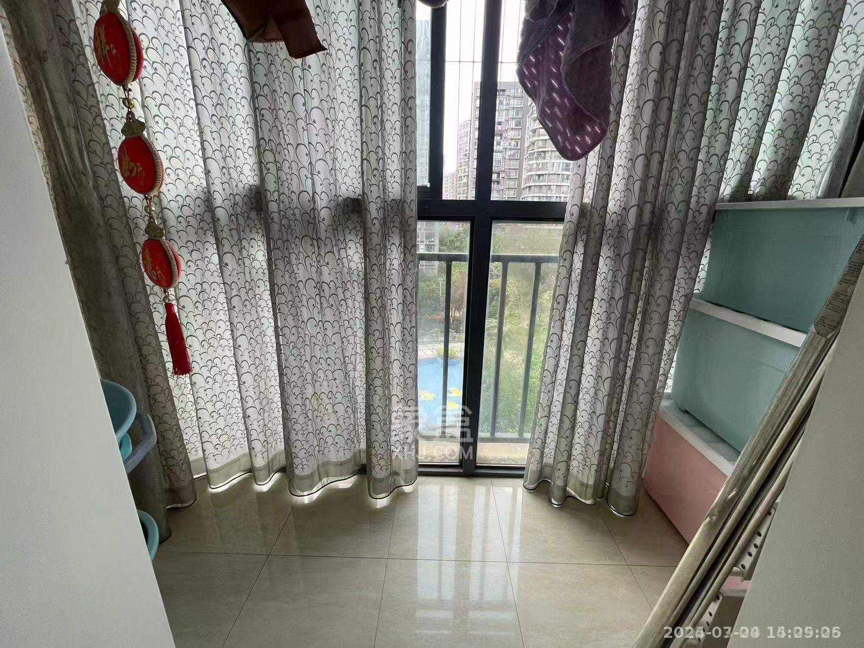 城市风景 4室2厅2卫 2800.00元/月 城市风景 4室2厅2卫 2800.00元/月室内图