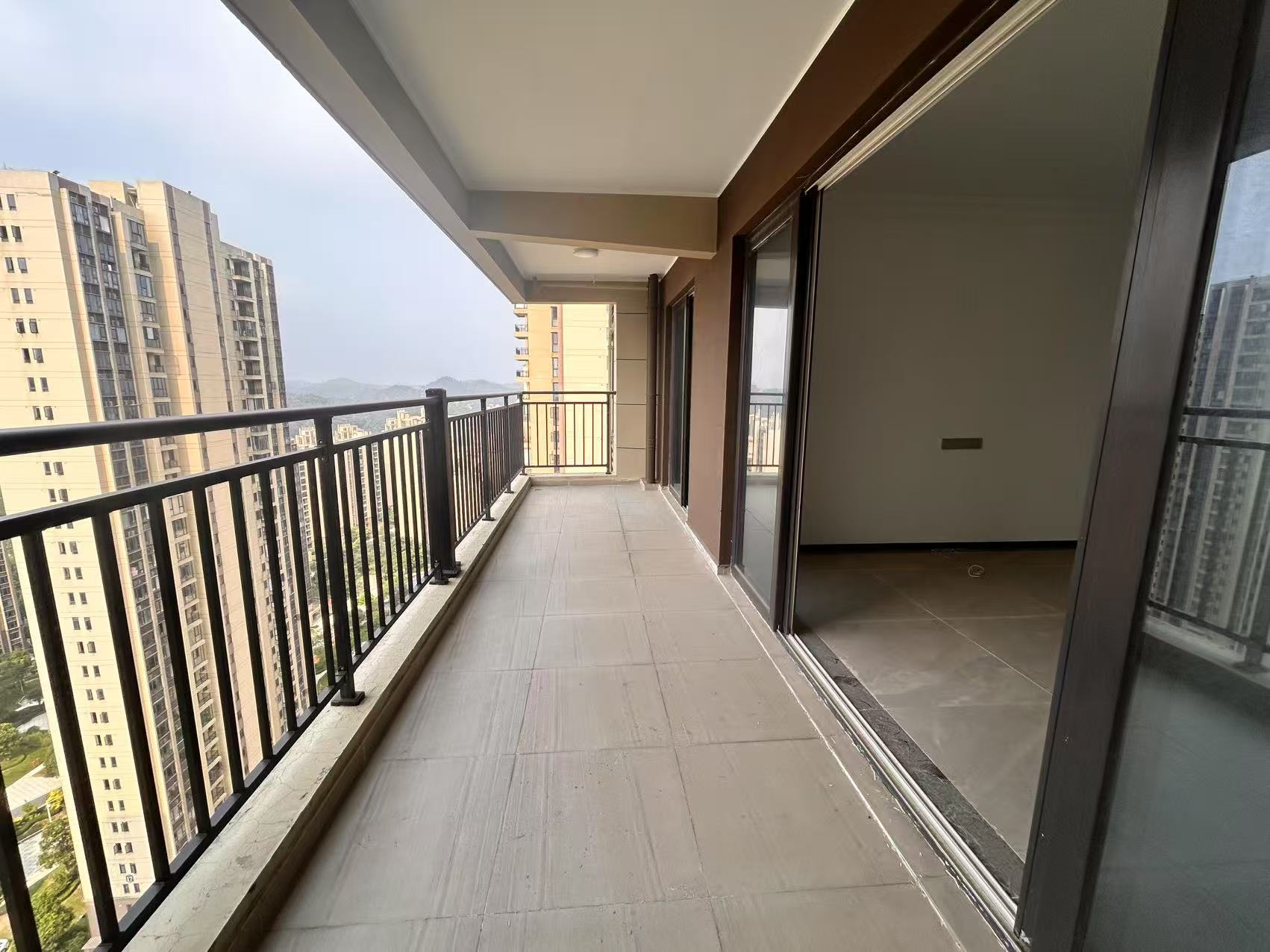 碧桂园华府(碧桂园五期)  4室2厅2卫    2000.0元/月 碧桂园华府(碧桂园五期)  4室2厅2卫    2000.0元/月室内图