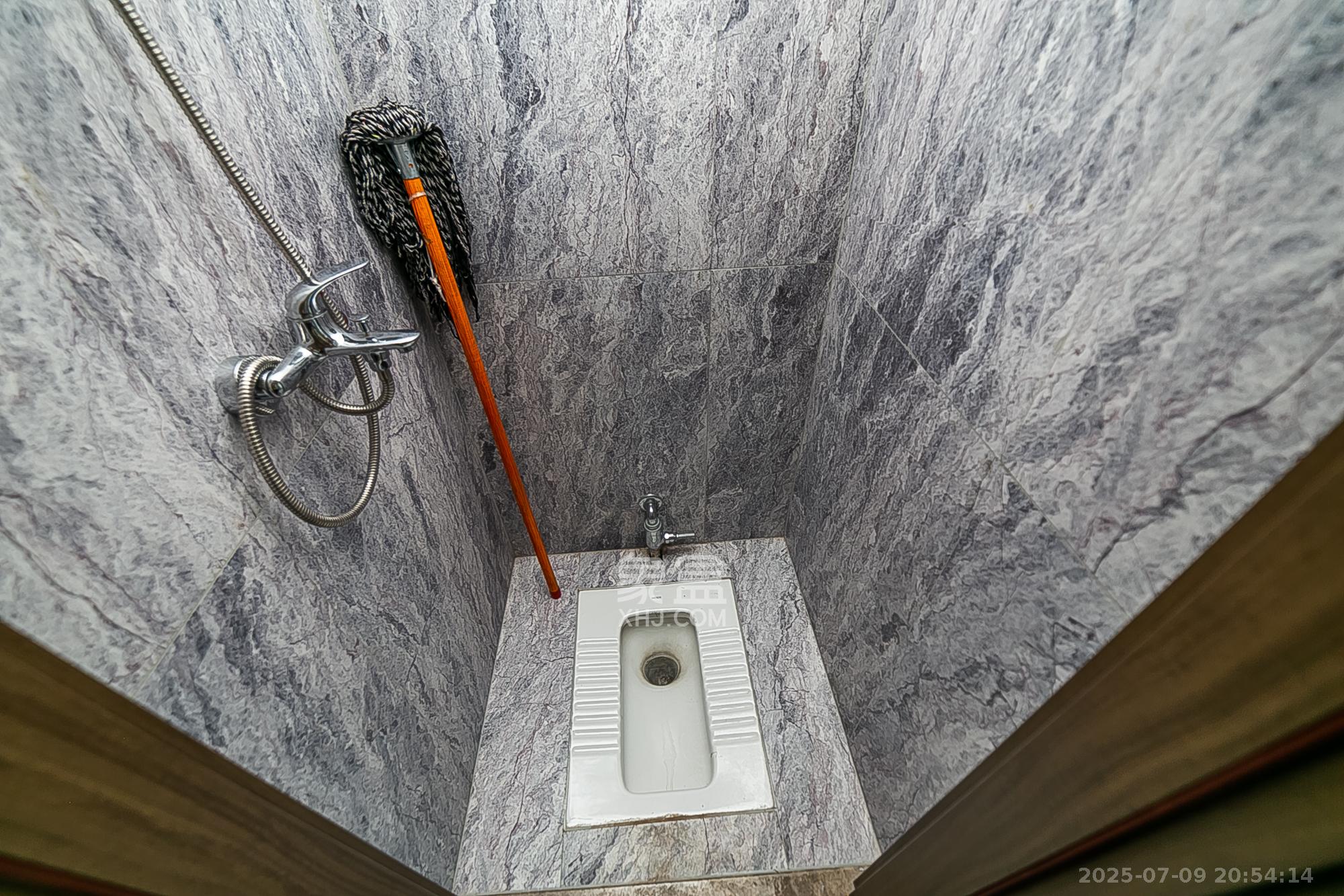 万科紫台  5室2厅4卫    650.0万 万科紫台  5室2厅4卫    650.0万卫生间