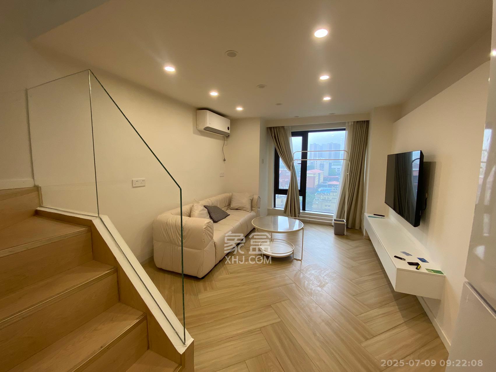 卓越江岸 1室0厅0卫 2500.0元/月 卓越江岸 1室0厅0卫 2500.0元/月室内图