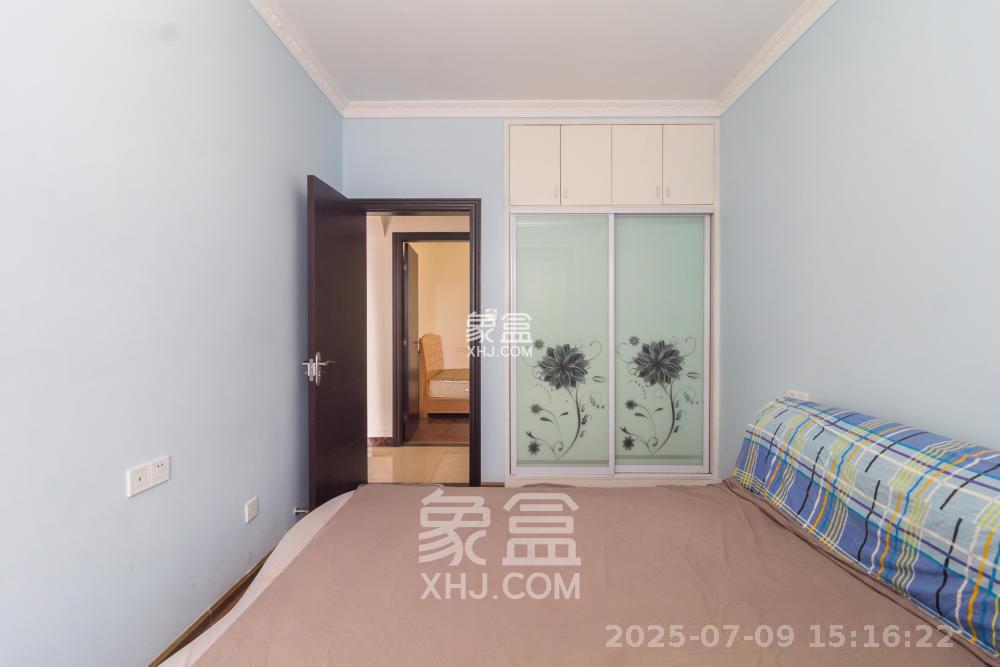 东岸城邦  4室2厅2卫   2800.00元/月室内图