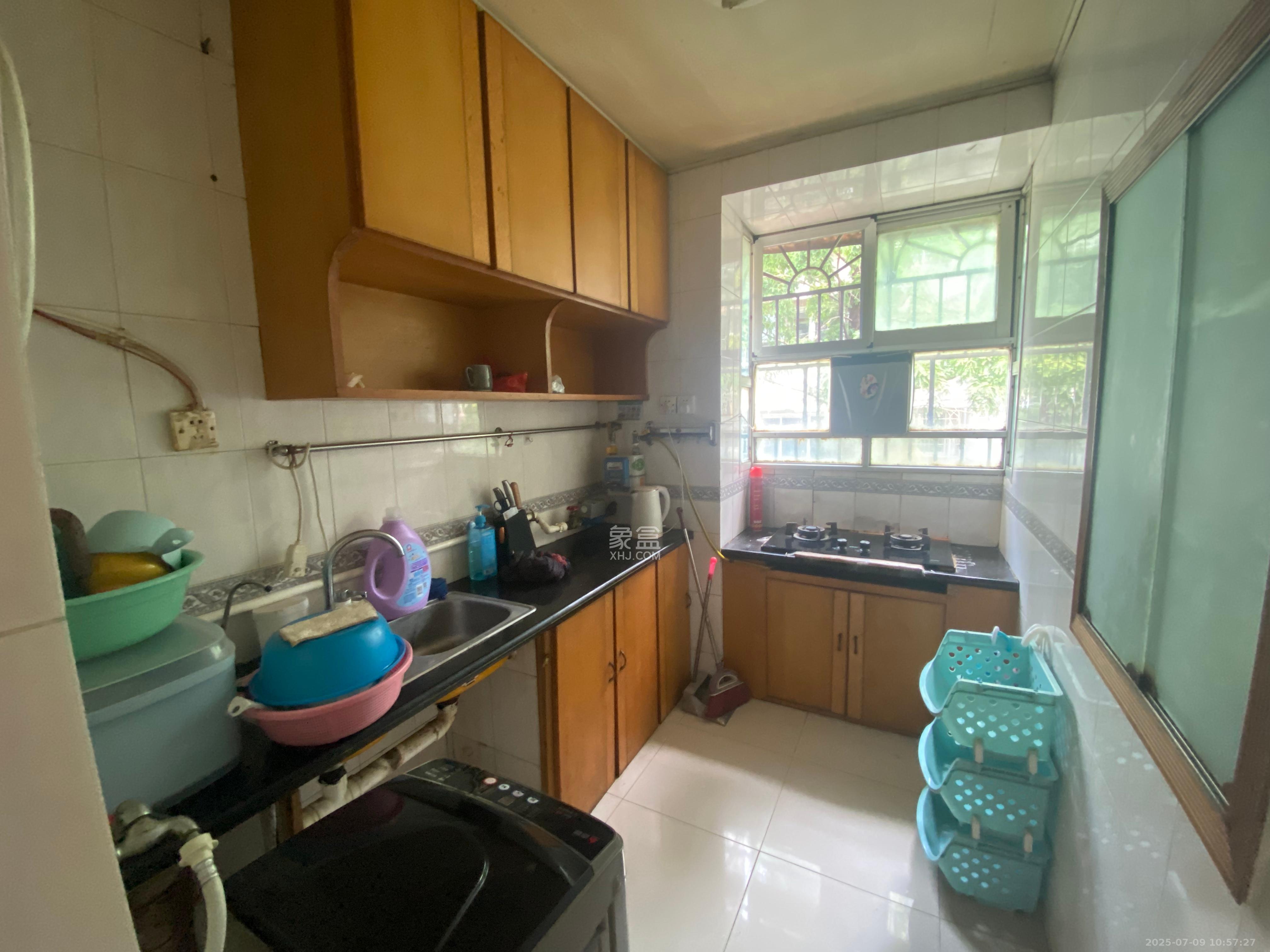 花园公寓  2室1厅1卫    2700.0元/月 花园公寓  2室1厅1卫    2700.0元/月室内图