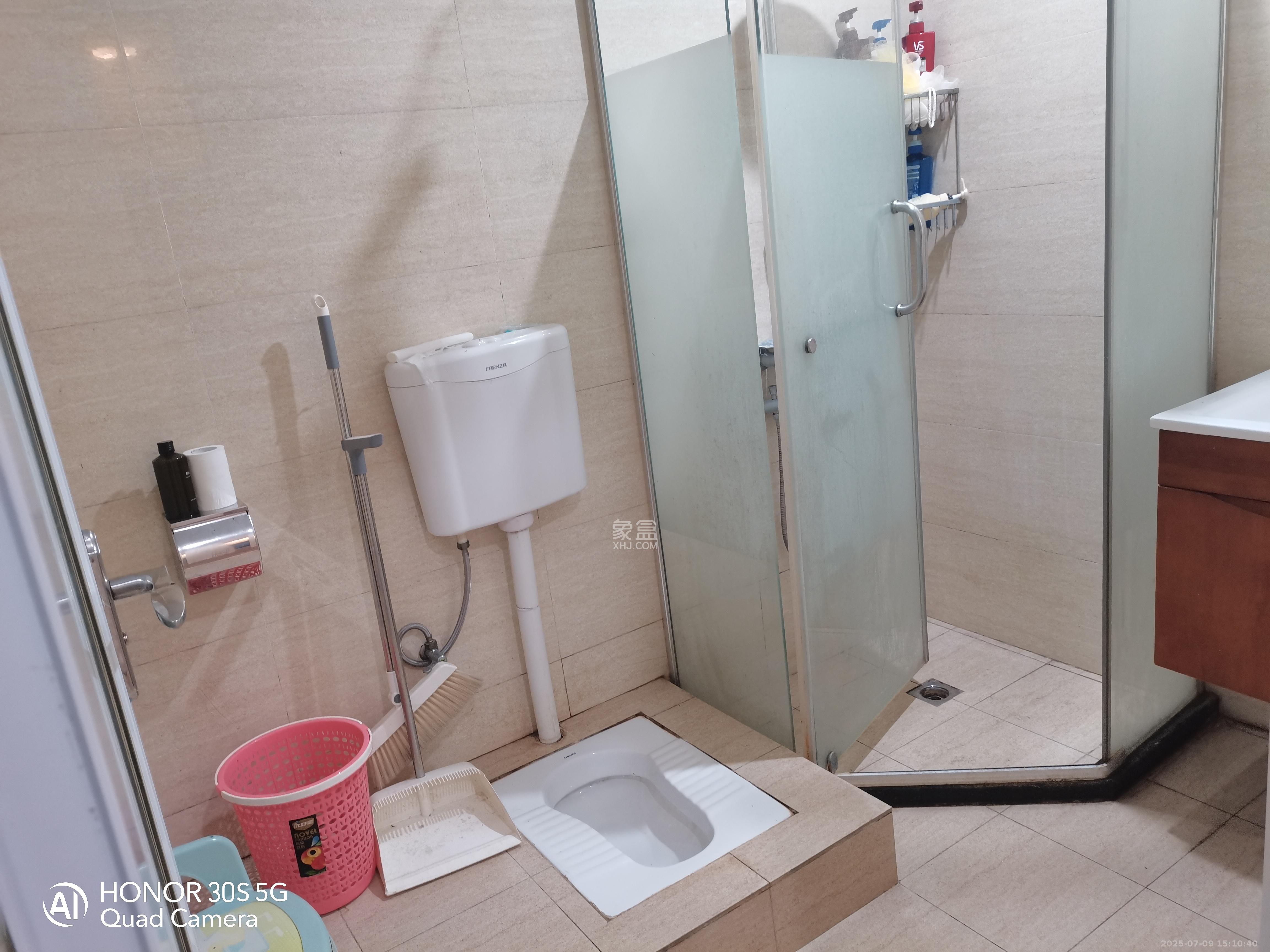 阳光100三期  3室2厅1卫   2800.00元/月室内图