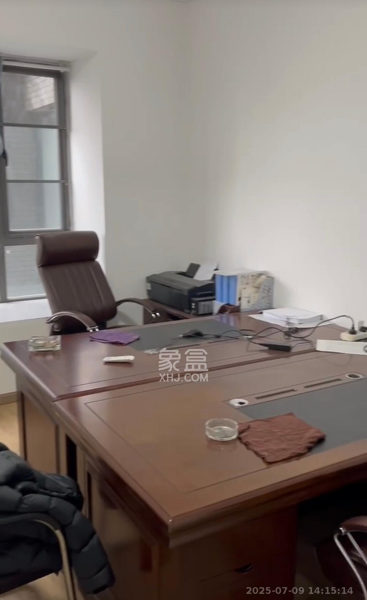 颐和佳园 4室2厅2卫 3500.00元/月 颐和佳园 4室2厅2卫 3500.00元/月室内图