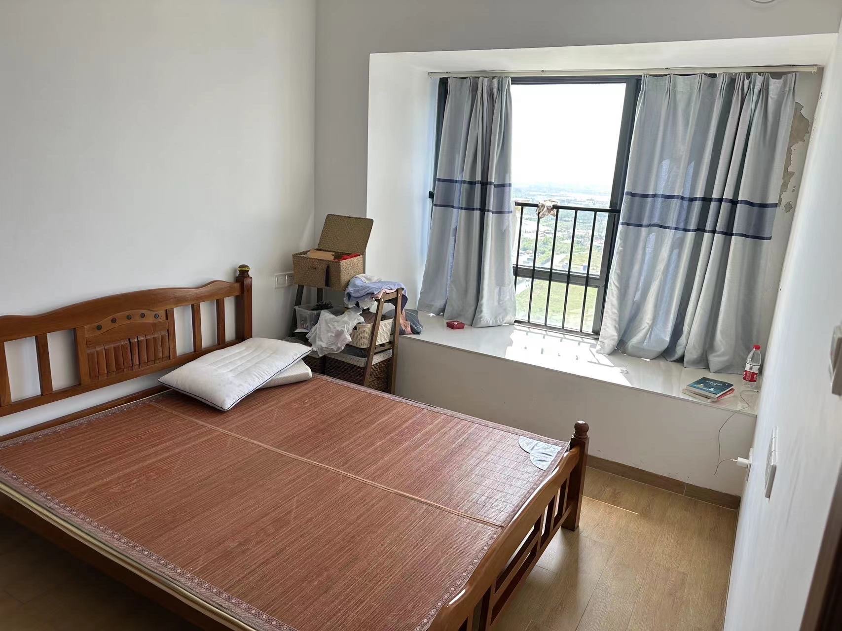 碧桂园一、二期(中央首府)  2室1厅1卫    2200.0元/月 碧桂园一、二期(中央首府)  2室1厅1卫    2200.0元/月室内图