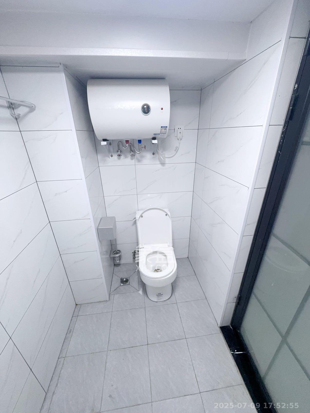 金地中交麓谷香颂(金地中交雅苑)  1室1厅1卫    1350.0元/月 金地中交麓谷香颂(金地中交雅苑)  1室1厅1卫    1350.0元/月室内图