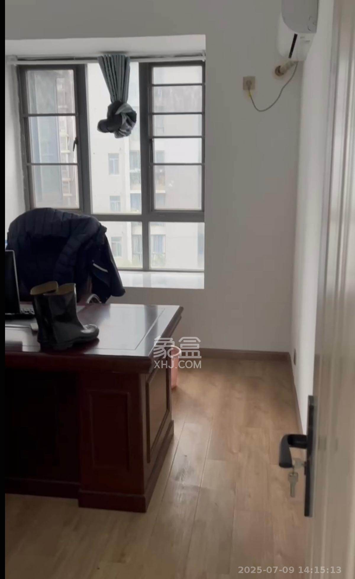 颐和佳园 4室2厅2卫 3500.00元/月 颐和佳园 4室2厅2卫 3500.00元/月室内图