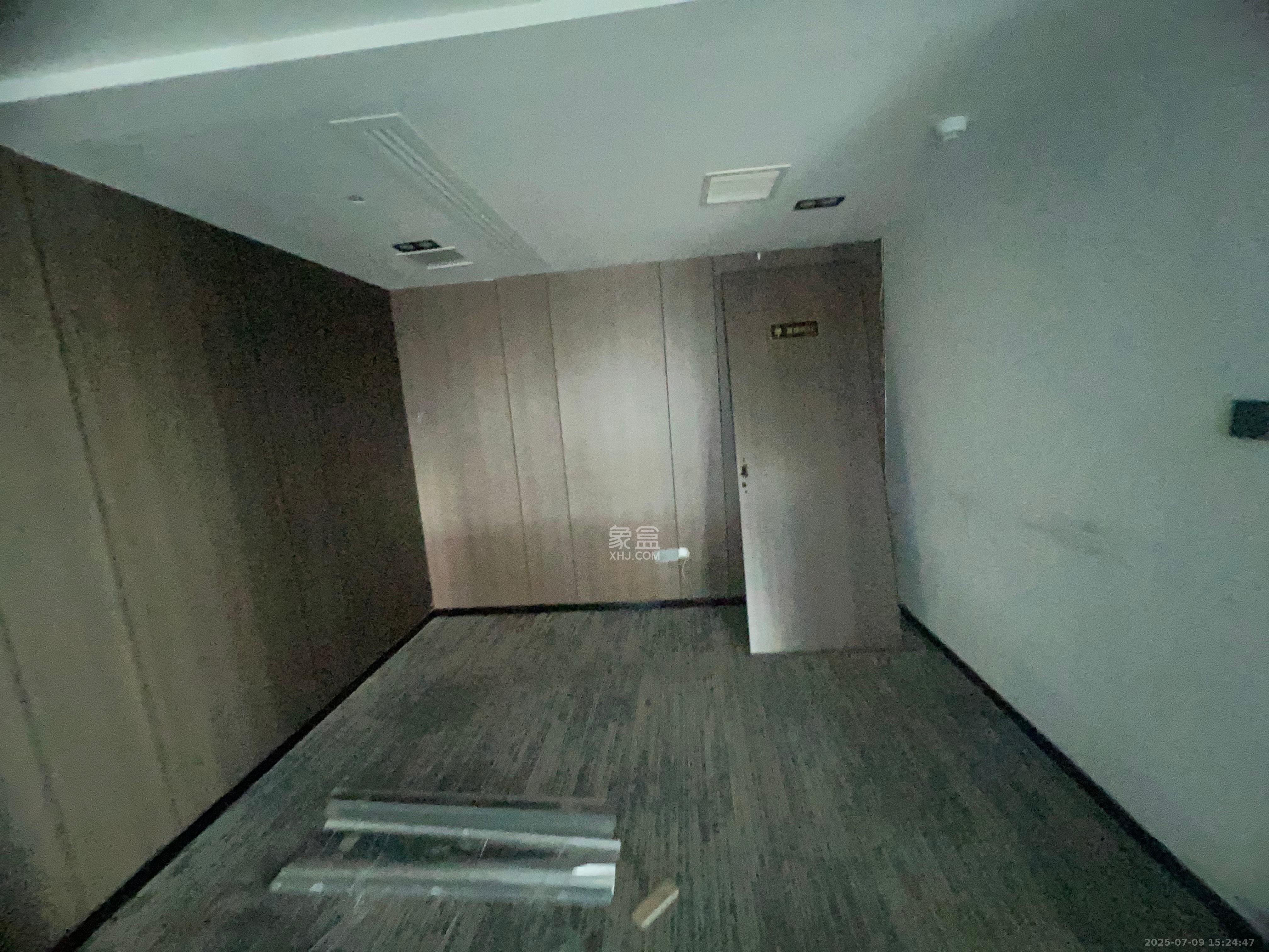 宇成朝阳广场  2室2厅1卫   4500.00元/月室内图