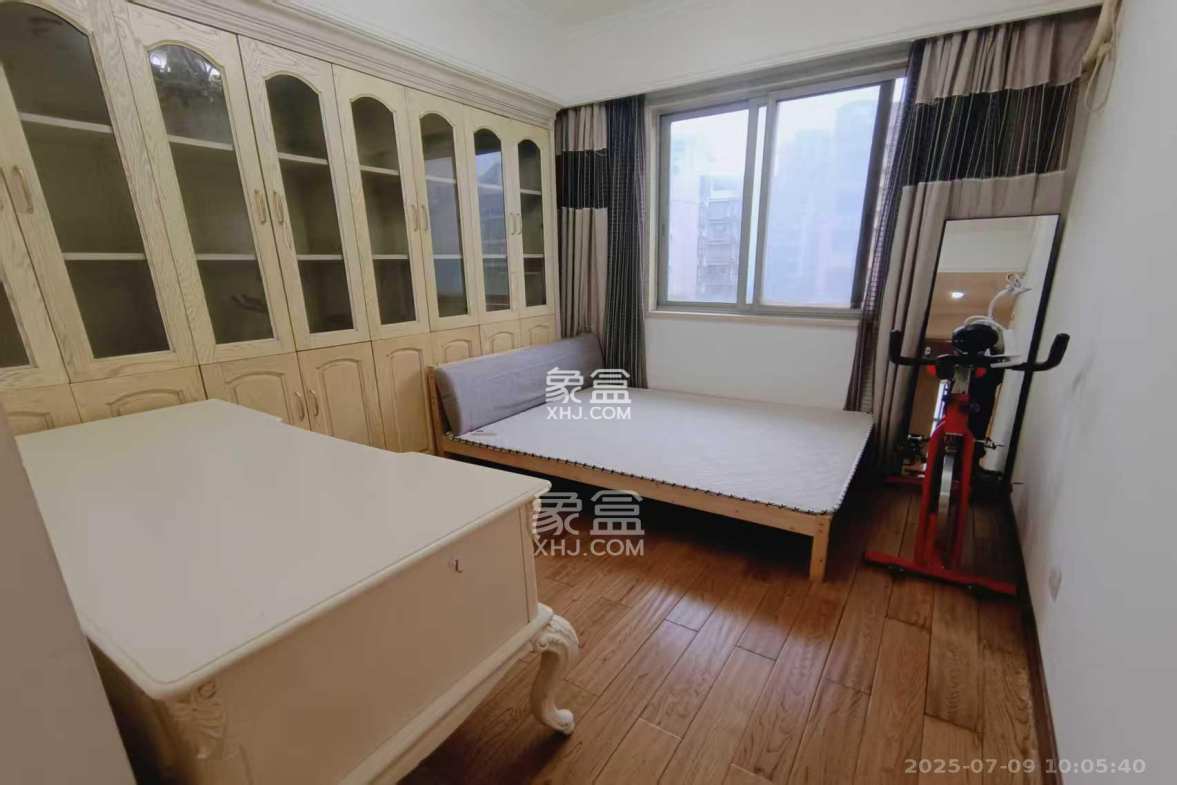 阳光100二期  4室2厅2卫    3800.0元/月 阳光100二期  4室2厅2卫    3800.0元/月室内图