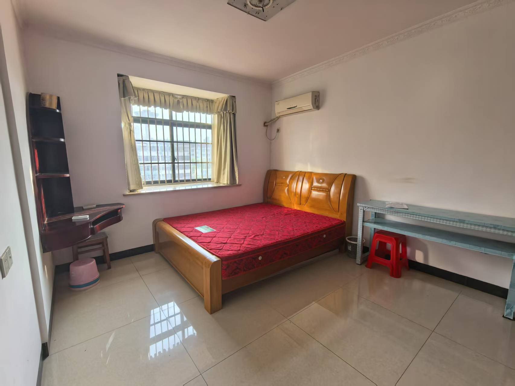 东方新城 2室2厅1卫 1400.0元/月 东方新城 2室2厅1卫 1400.0元/月室内图