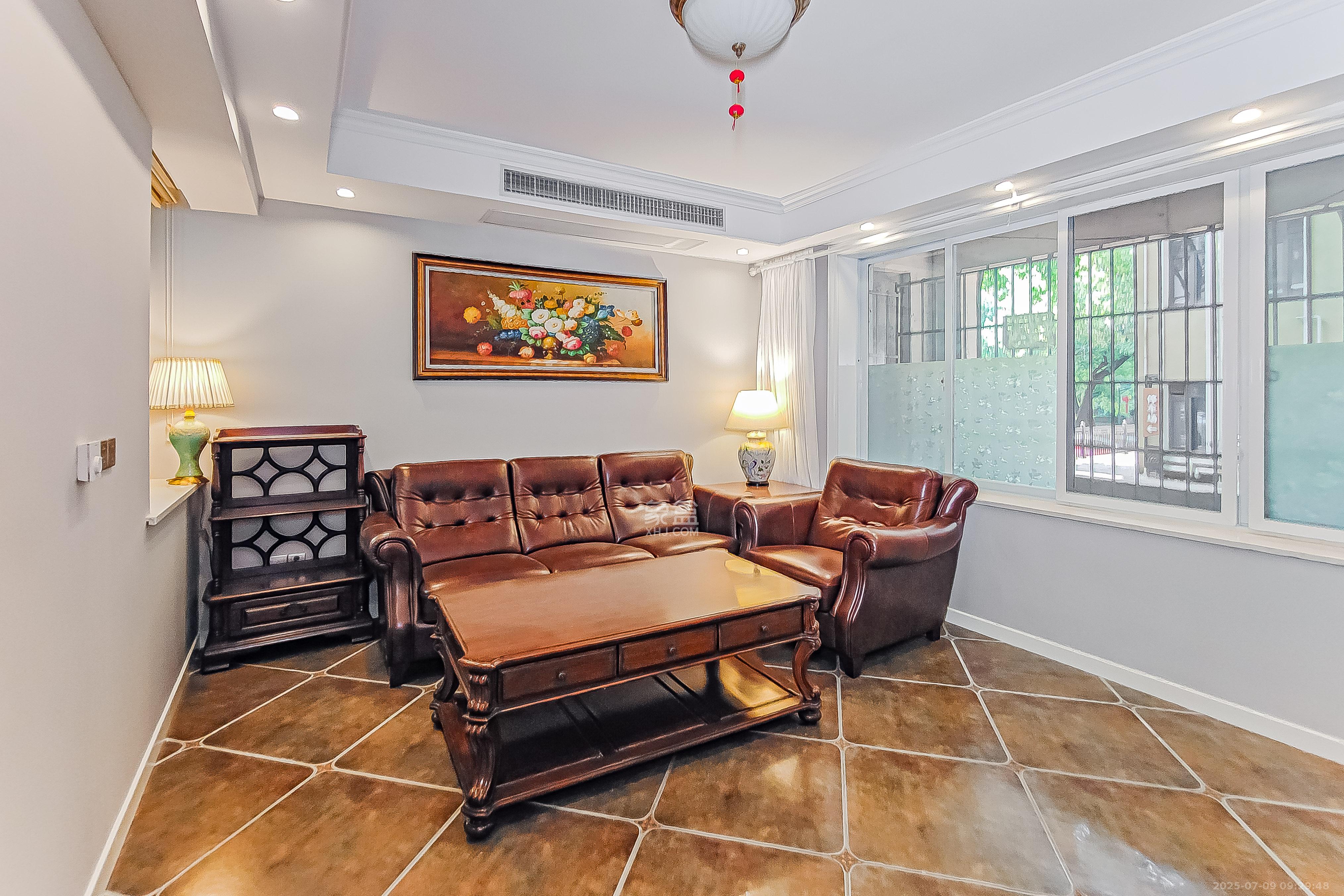 省公安厅  3室2厅1卫    108.0万 省公安厅  3室2厅1卫    108.0万客厅