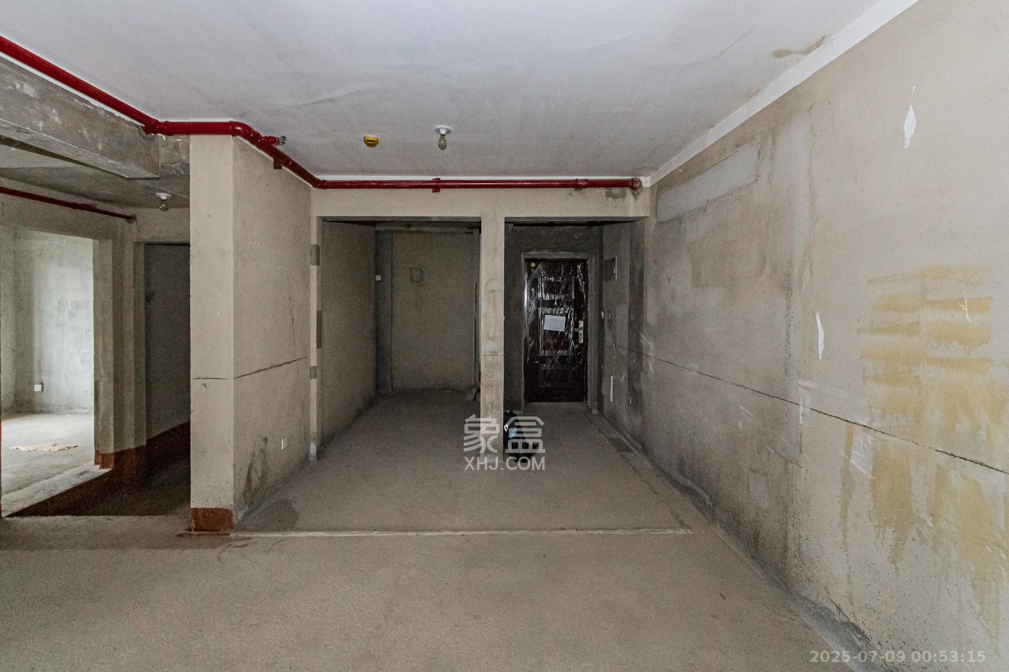 北辰三角洲E7区 3室2厅2卫 165.0万 北辰三角洲E7区 3室2厅2卫 165.0万客厅