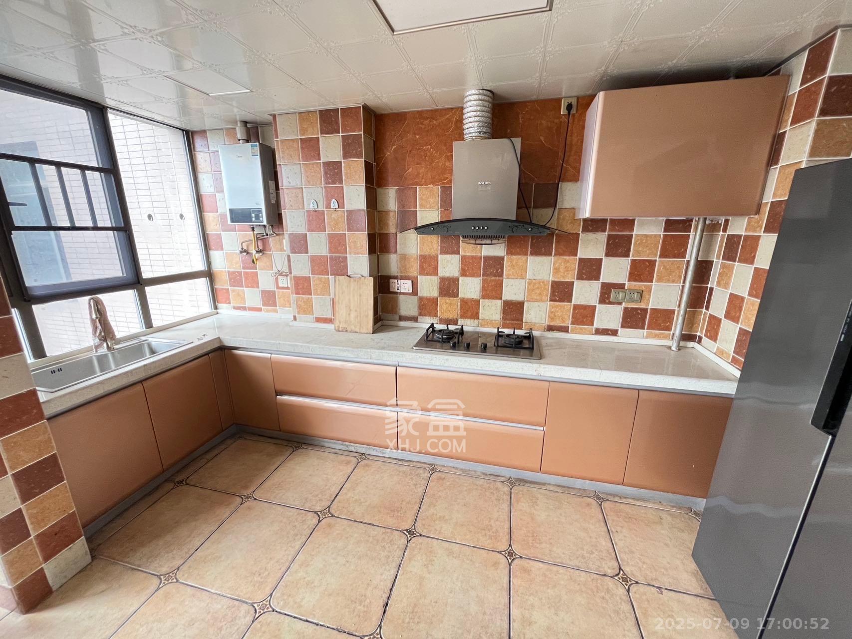 万象凯旋湾 3室2厅2卫 3800.0元/月 万象凯旋湾 3室2厅2卫 3800.0元/月室内图