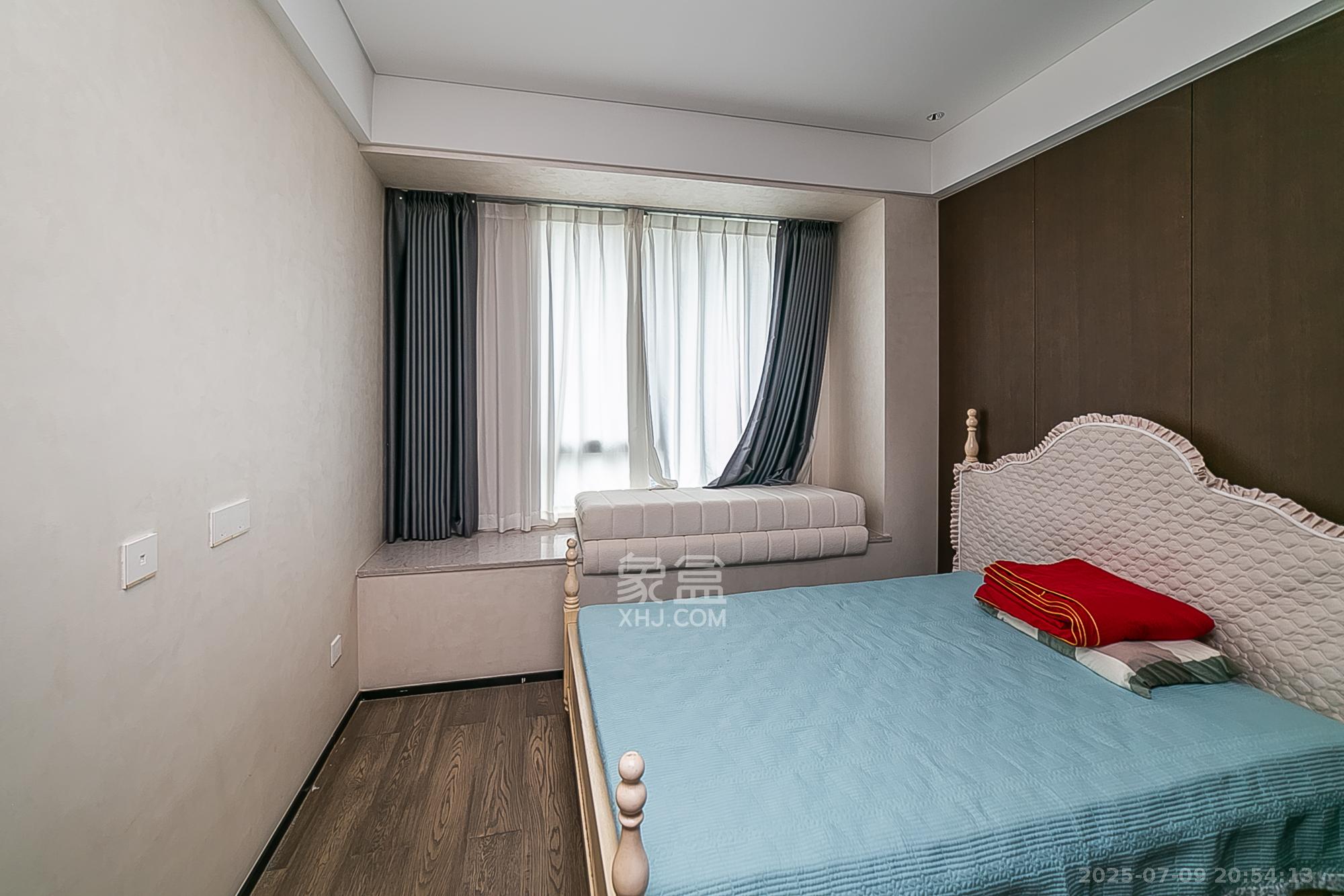 万科紫台  5室2厅4卫    650.0万 万科紫台  5室2厅4卫    650.0万卧室